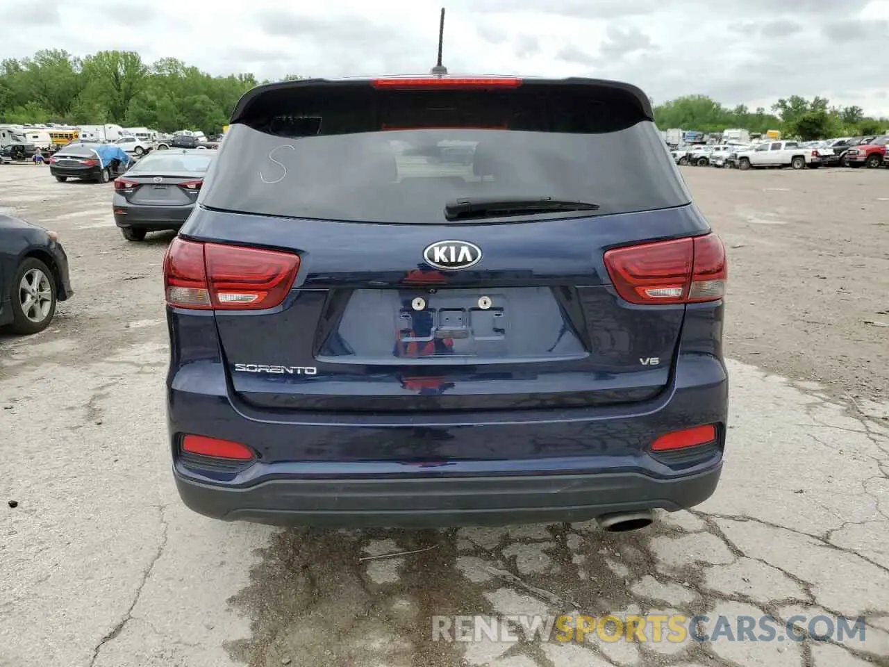 6 Photograph of a damaged car 5XYPG4A5XLG612720 KIA SORENTO 2020