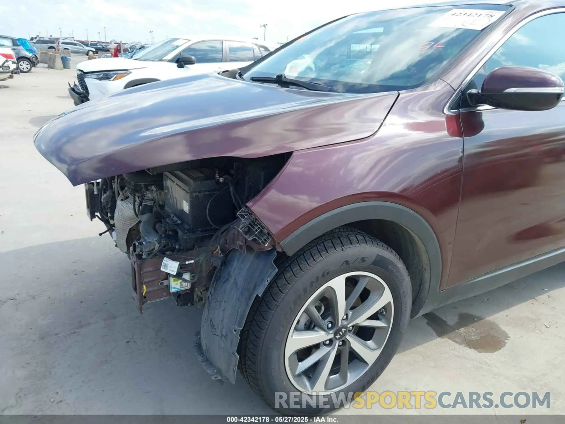 19 Photograph of a damaged car 5XYPG4A5XLG619599 KIA SORENTO 2020