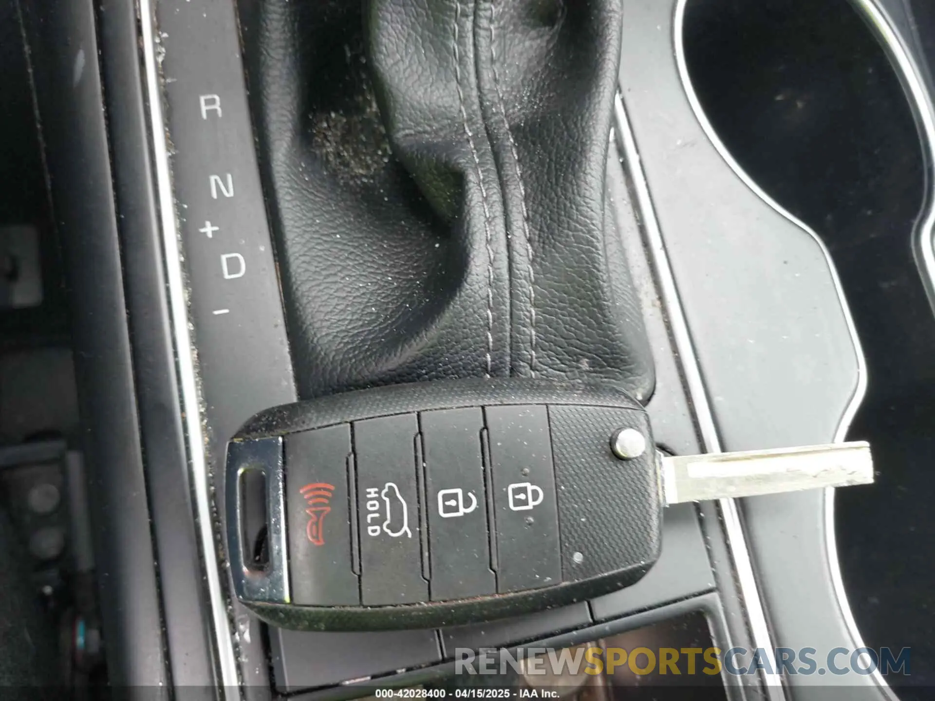 11 Photograph of a damaged car 5XYPG4A5XLG626844 KIA SORENTO 2020