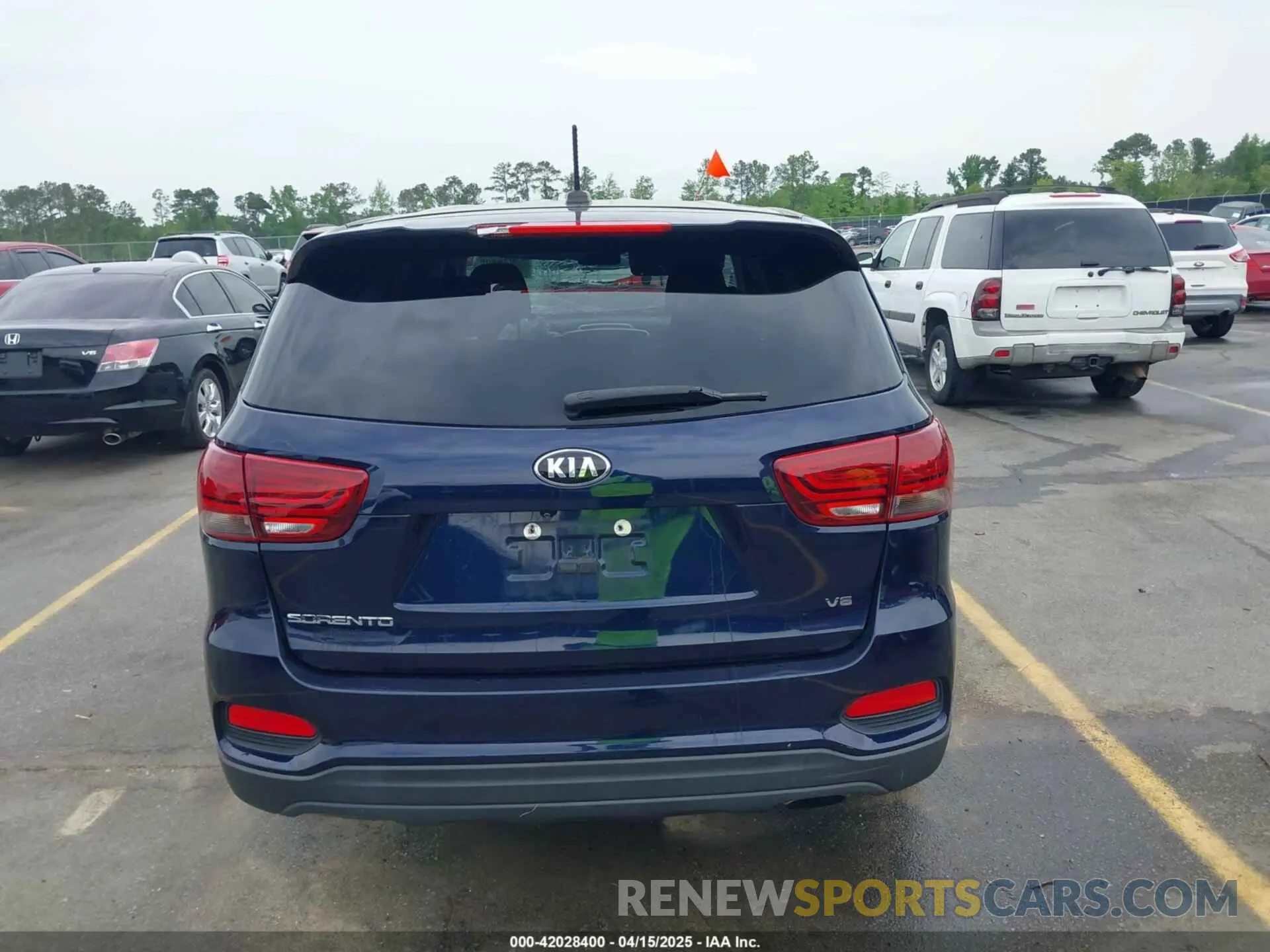 16 Photograph of a damaged car 5XYPG4A5XLG626844 KIA SORENTO 2020