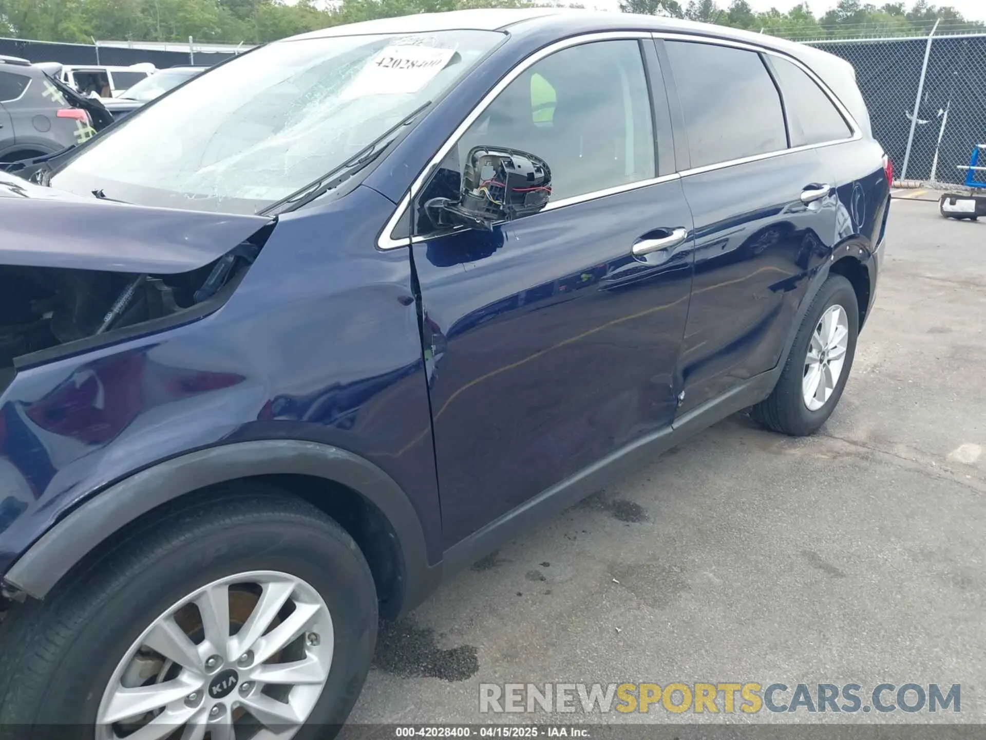 17 Photograph of a damaged car 5XYPG4A5XLG626844 KIA SORENTO 2020