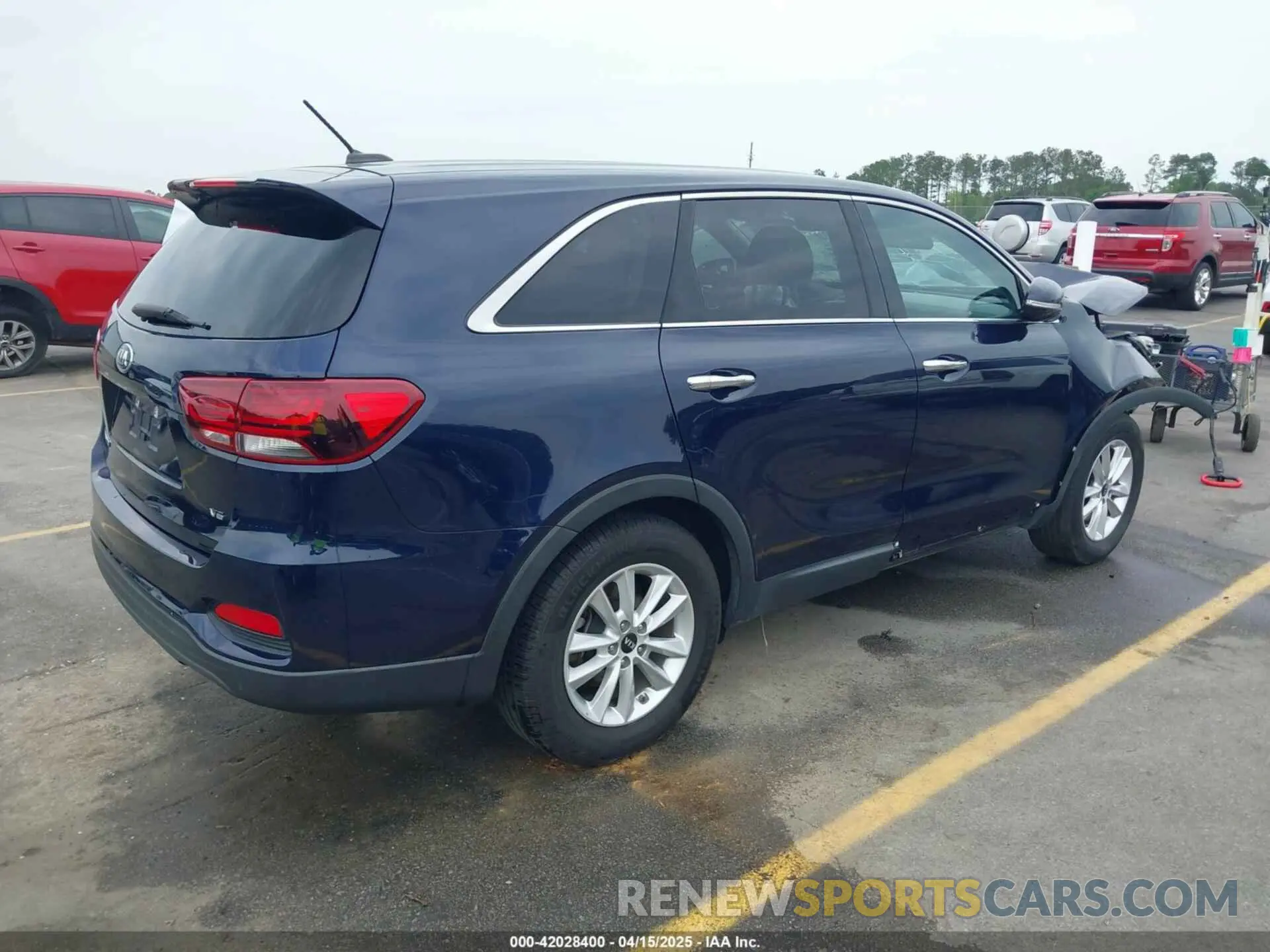 4 Photograph of a damaged car 5XYPG4A5XLG626844 KIA SORENTO 2020