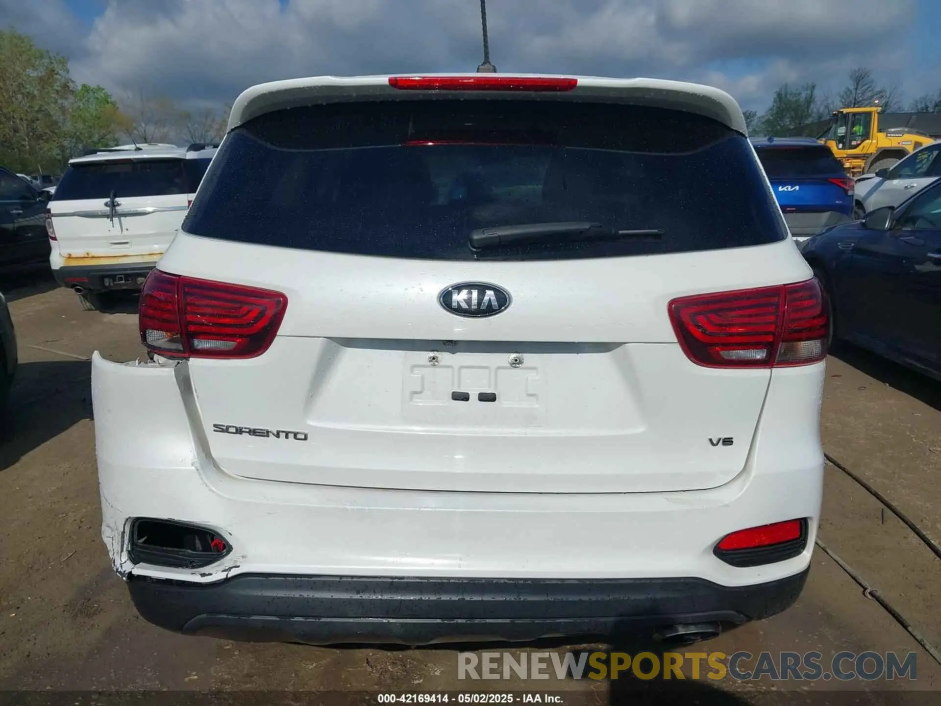 17 Photograph of a damaged car 5XYPG4A5XLG628626 KIA SORENTO 2020