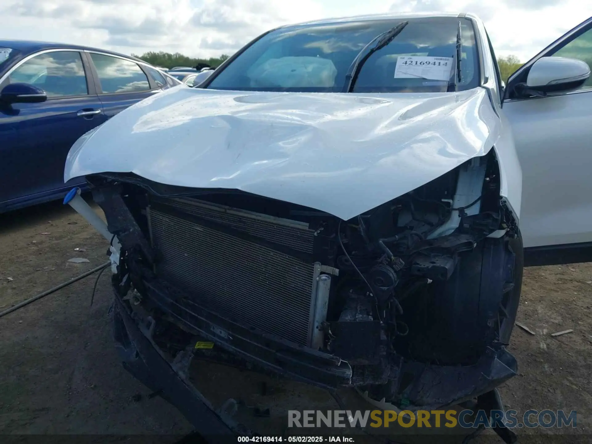 6 Photograph of a damaged car 5XYPG4A5XLG628626 KIA SORENTO 2020