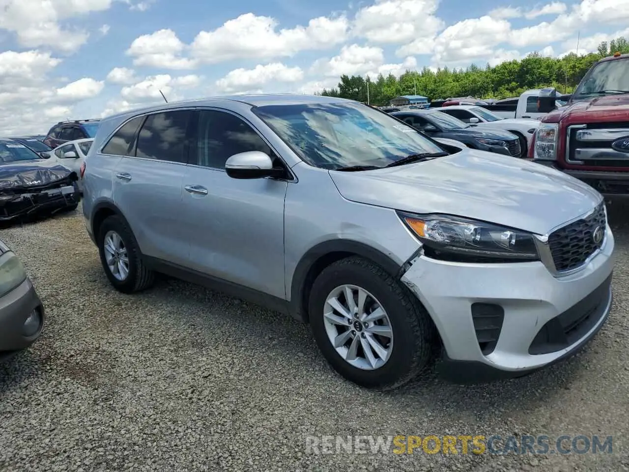4 Photograph of a damaged car 5XYPG4A5XLG629985 KIA SORENTO 2020