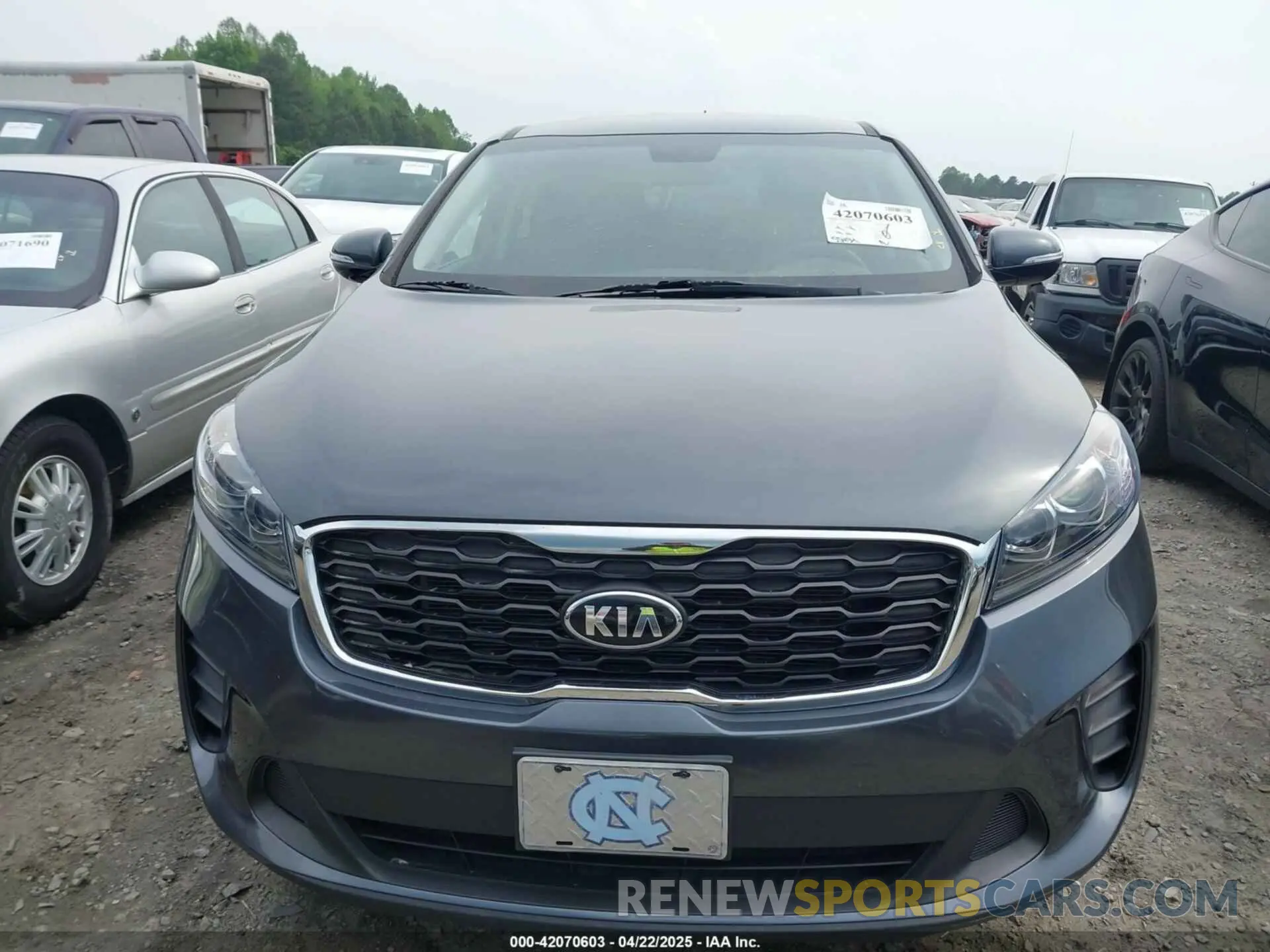 12 Photograph of a damaged car 5XYPG4A5XLG690303 KIA SORENTO 2020