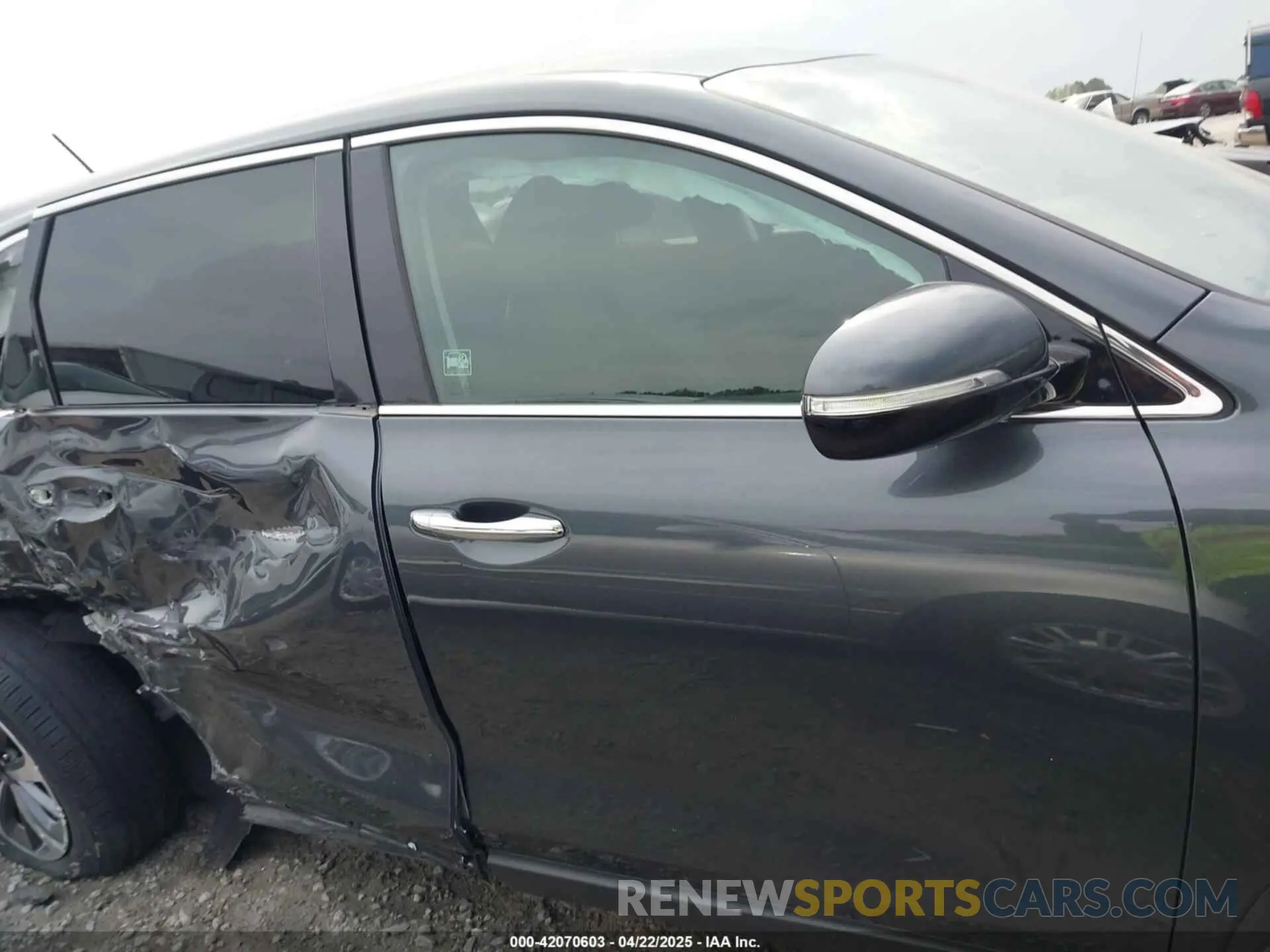 13 Photograph of a damaged car 5XYPG4A5XLG690303 KIA SORENTO 2020