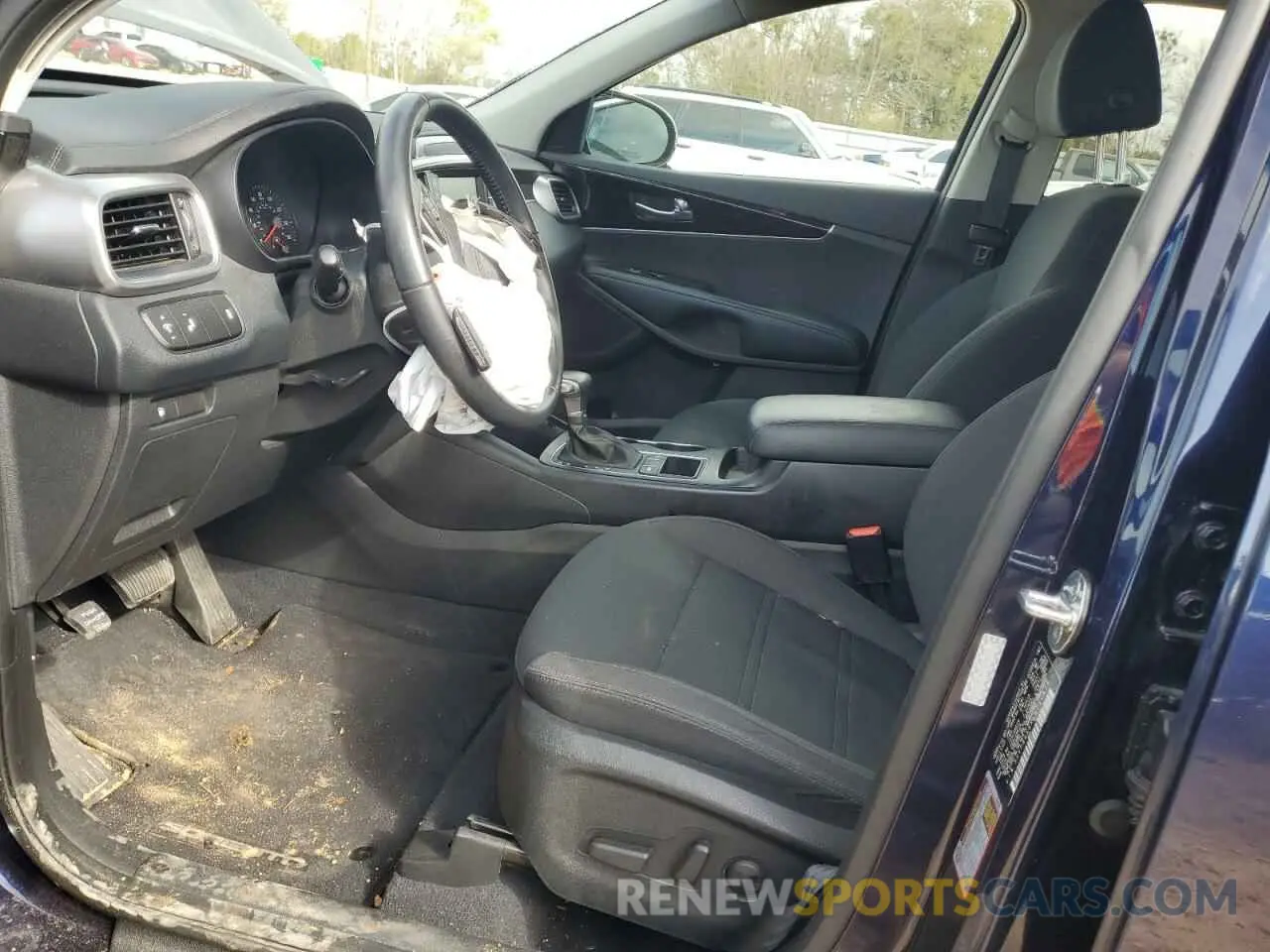 7 Photograph of a damaged car 5XYPG4A5XLG710436 KIA SORENTO 2020