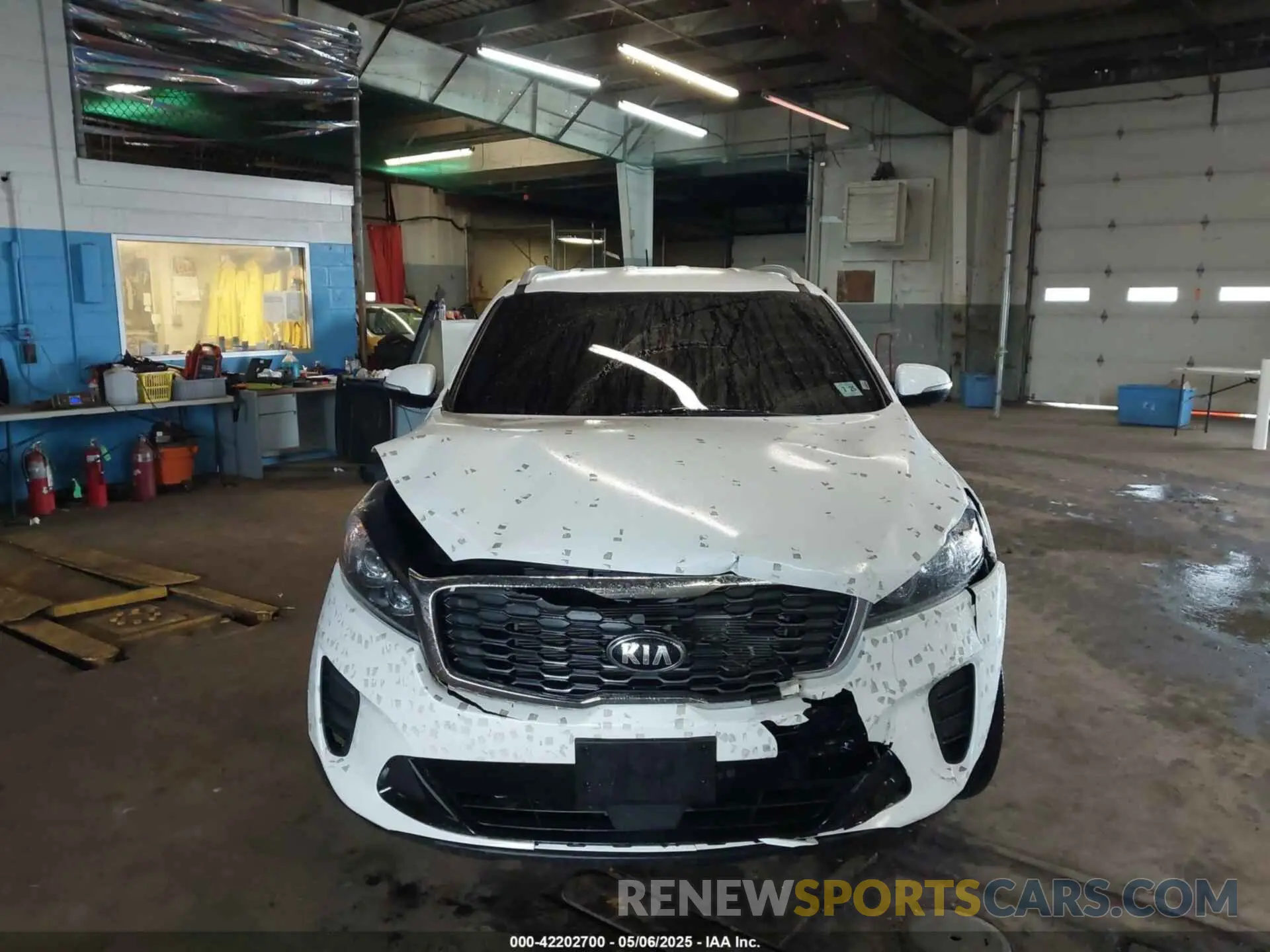 13 Photograph of a damaged car 5XYPGDA31LG654563 KIA SORENTO 2020