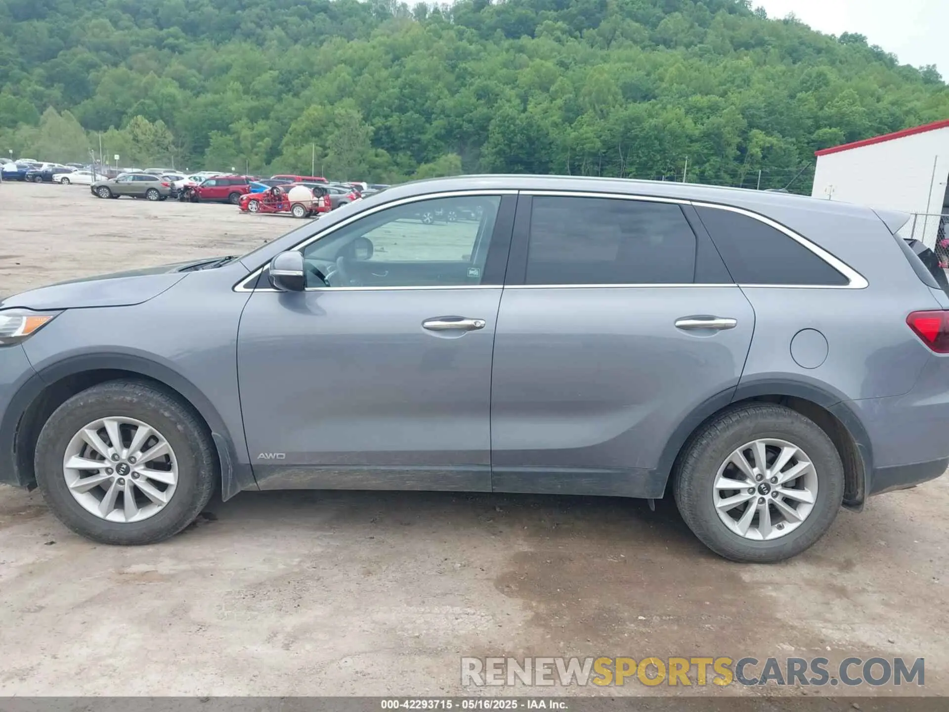 14 Photograph of a damaged car 5XYPGDA31LG659522 KIA SORENTO 2020
