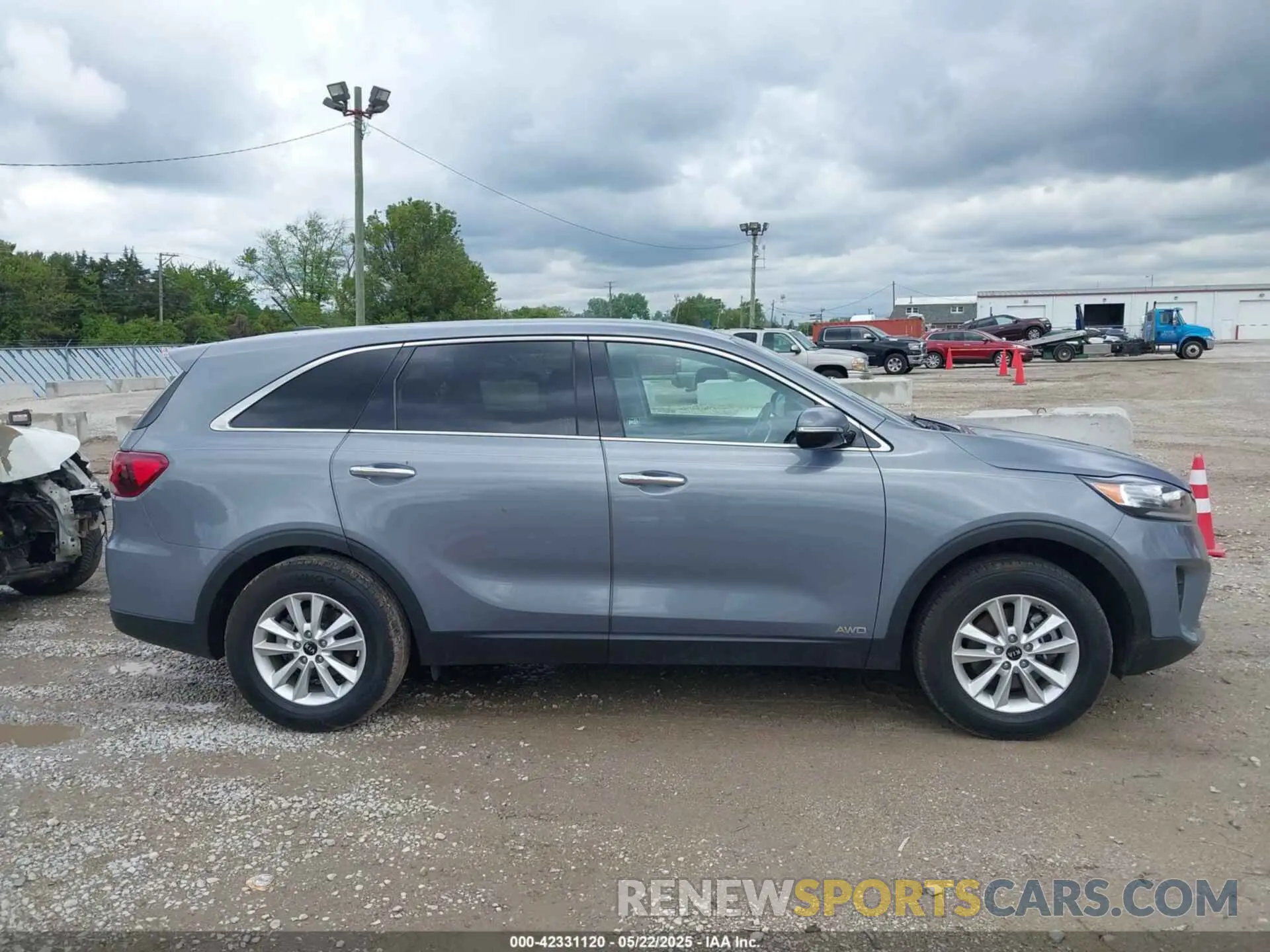 13 Photograph of a damaged car 5XYPGDA32LG624388 KIA SORENTO 2020