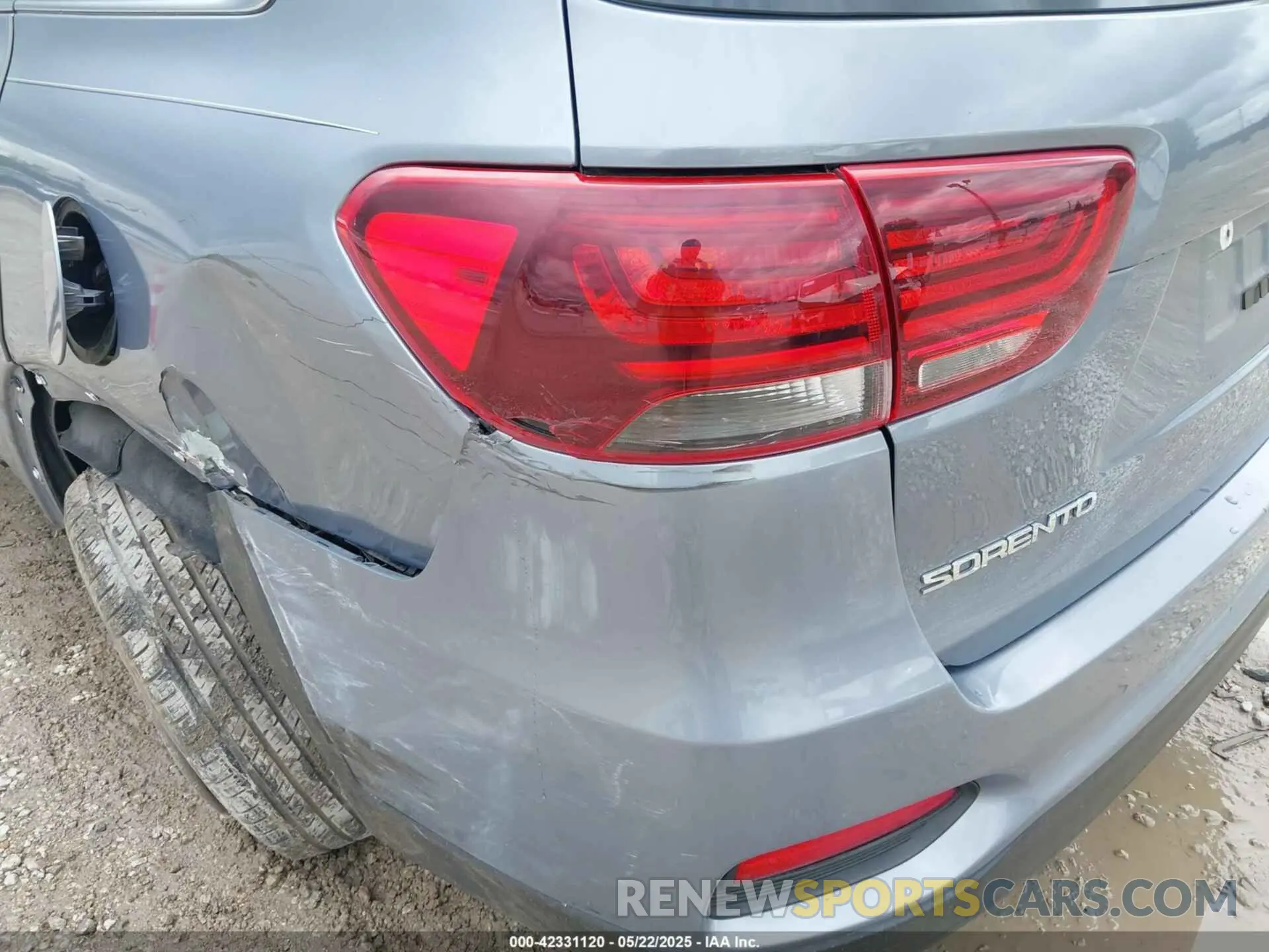 18 Photograph of a damaged car 5XYPGDA32LG624388 KIA SORENTO 2020