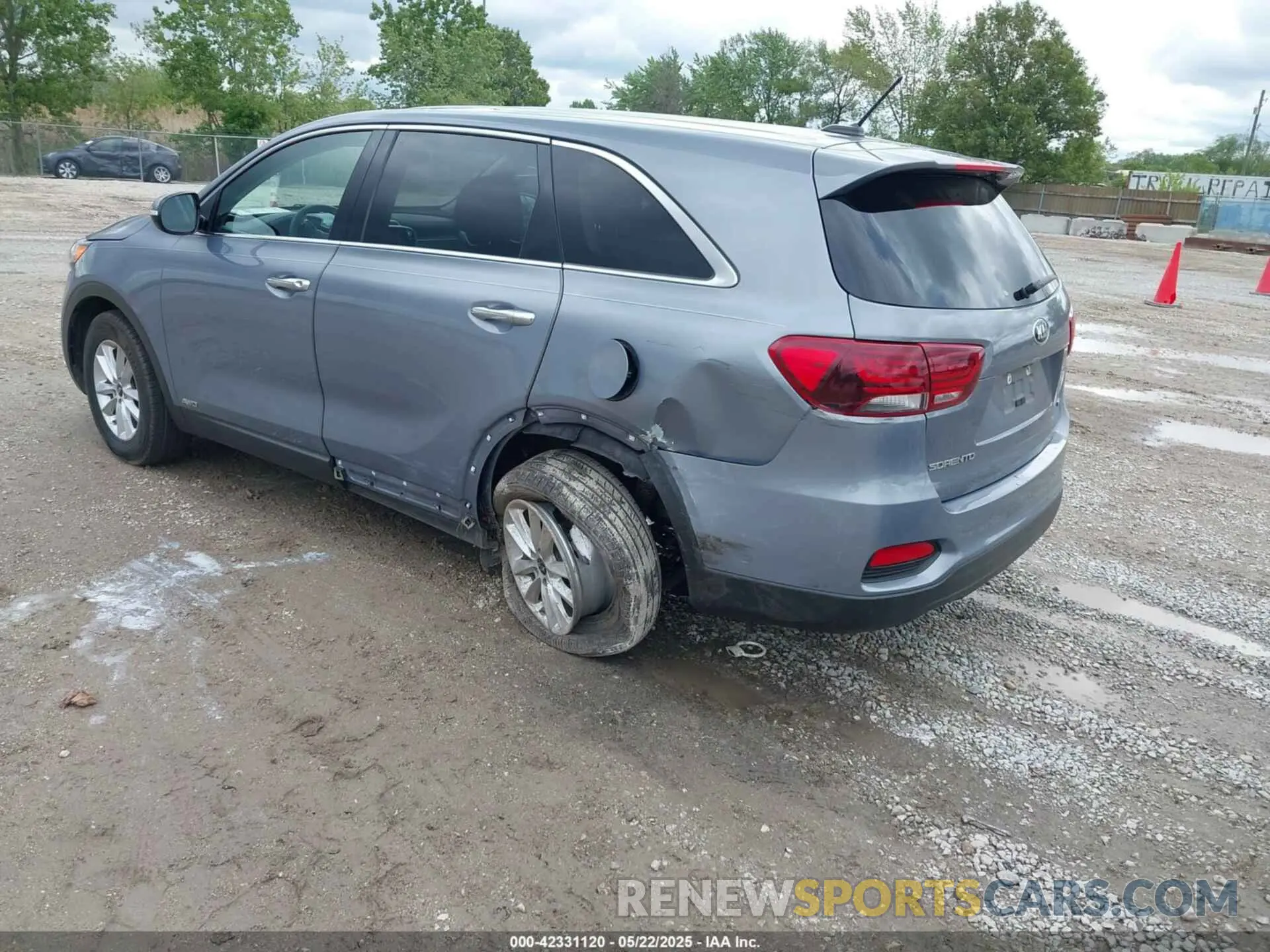 3 Photograph of a damaged car 5XYPGDA32LG624388 KIA SORENTO 2020