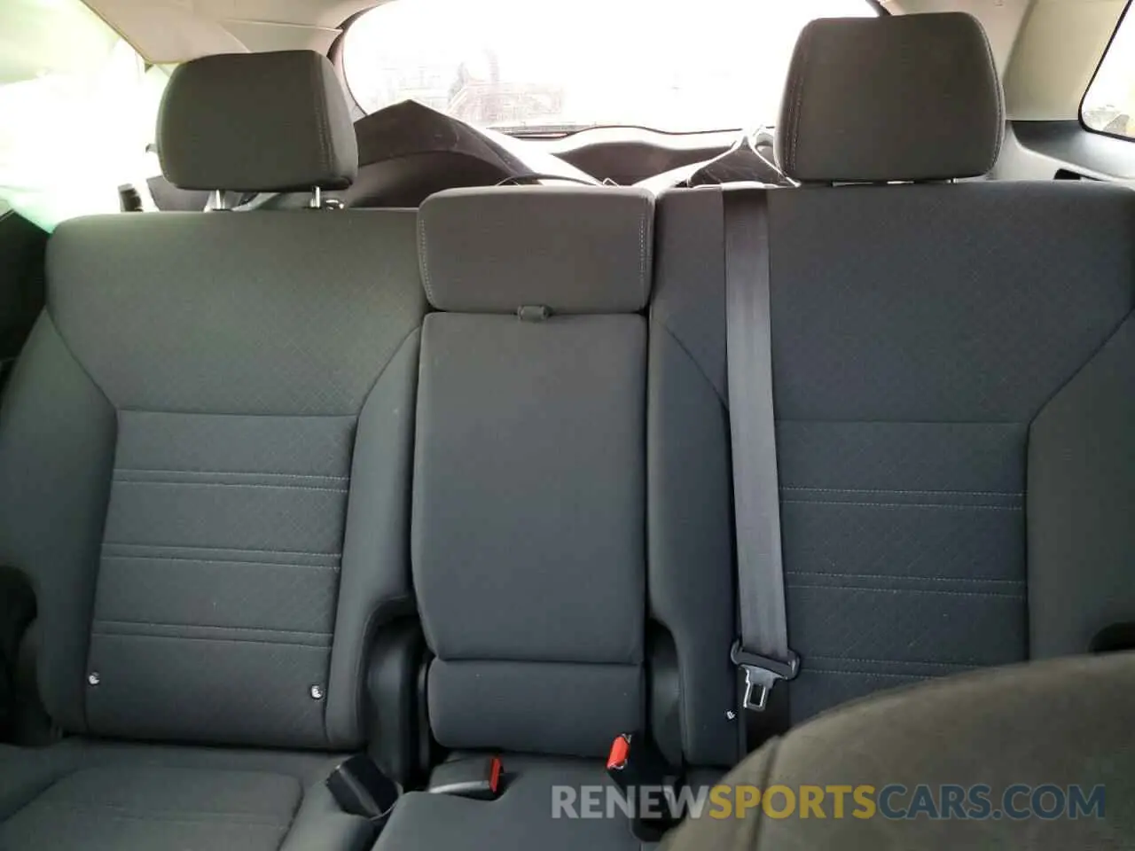 10 Photograph of a damaged car 5XYPGDA32LG655818 KIA SORENTO 2020