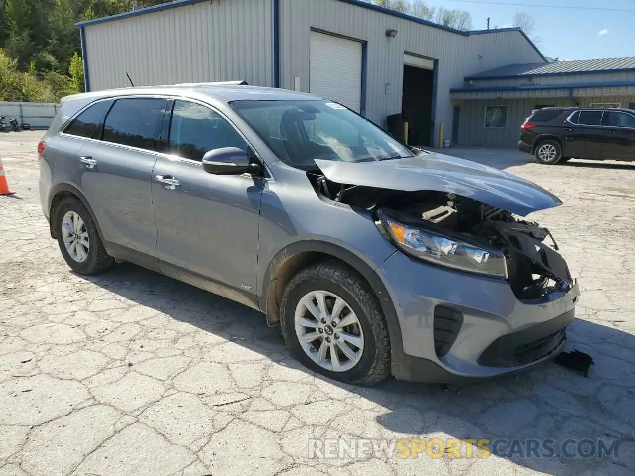 4 Photograph of a damaged car 5XYPGDA33LG650157 KIA SORENTO 2020