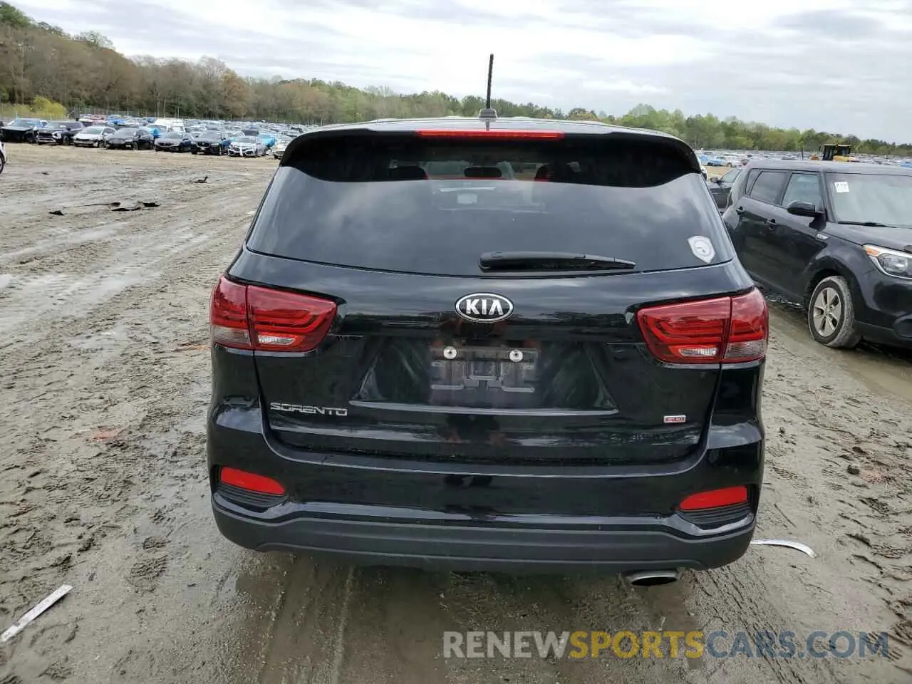 6 Photograph of a damaged car 5XYPGDA33LG660039 KIA SORENTO 2020