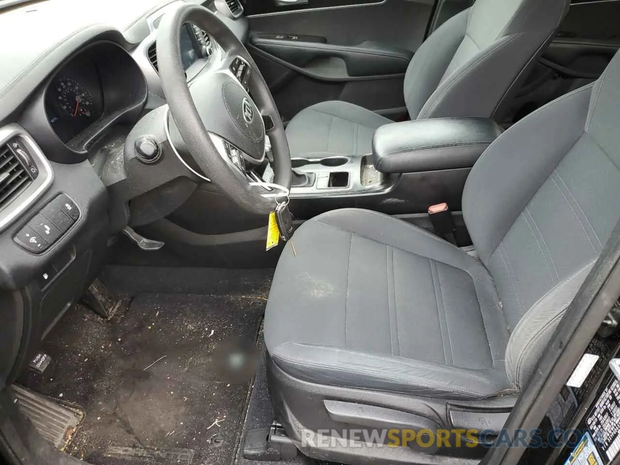 7 Photograph of a damaged car 5XYPGDA33LG660039 KIA SORENTO 2020