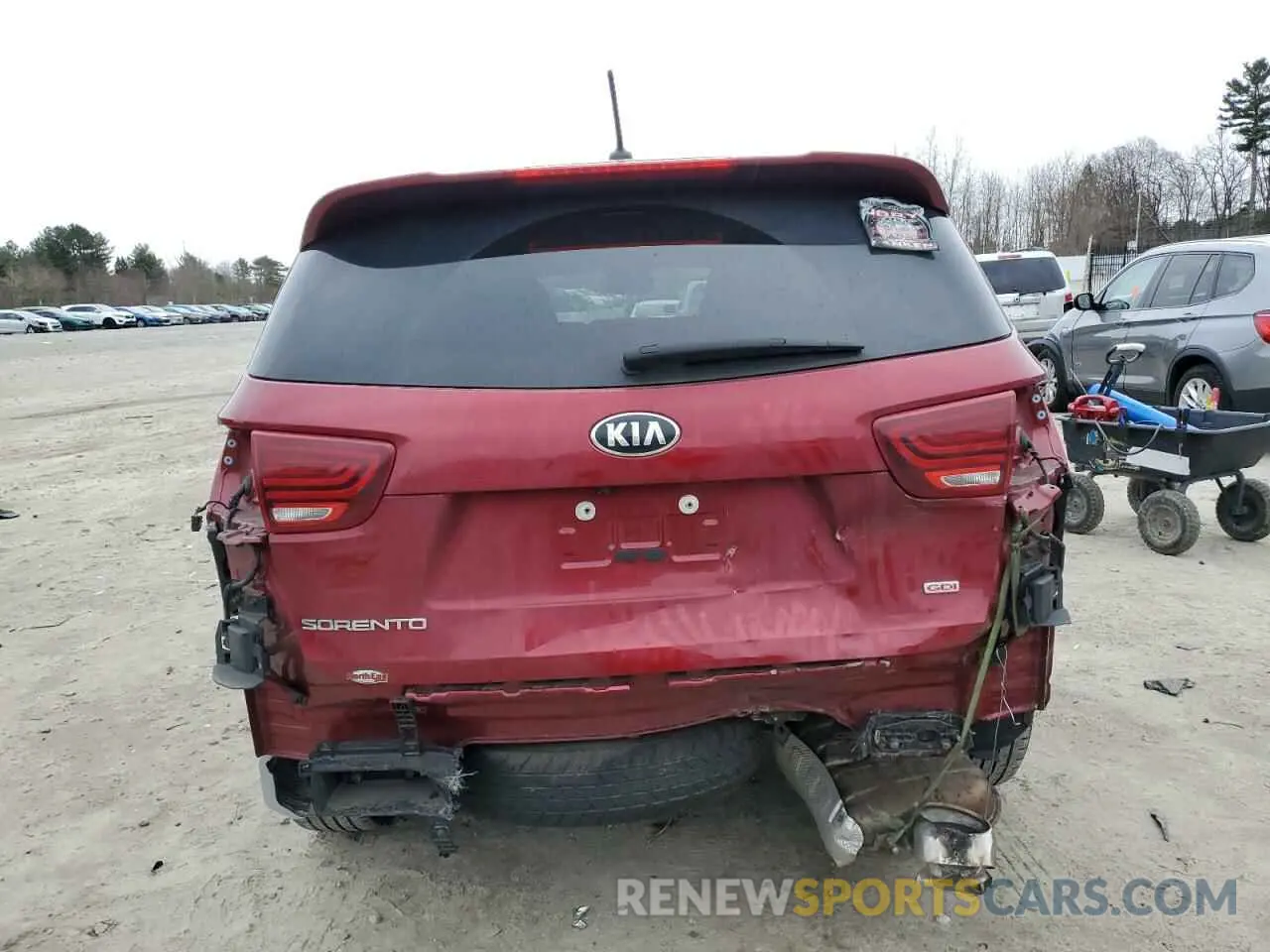 6 Photograph of a damaged car 5XYPGDA33LG664236 KIA SORENTO 2020