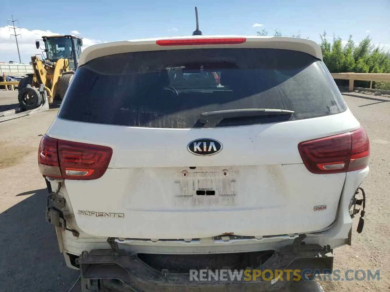 6 Photograph of a damaged car 5XYPGDA34LG676489 KIA SORENTO 2020