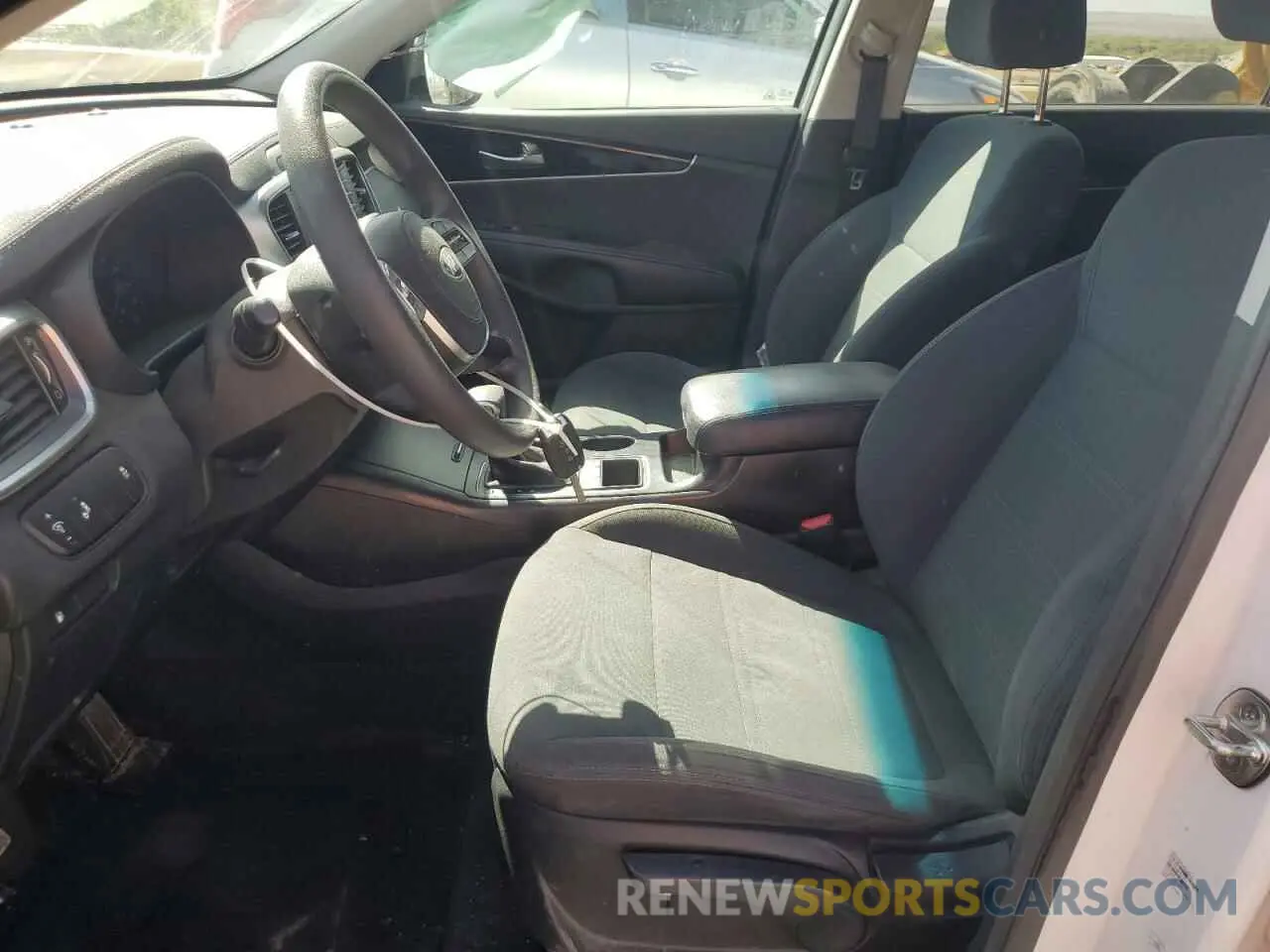 7 Photograph of a damaged car 5XYPGDA34LG676489 KIA SORENTO 2020