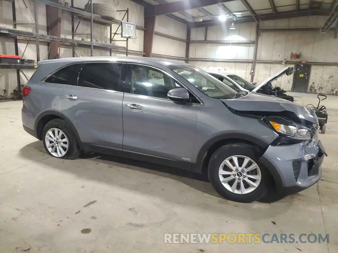 4 Photograph of a damaged car 5XYPGDA35LG631612 KIA SORENTO 2020