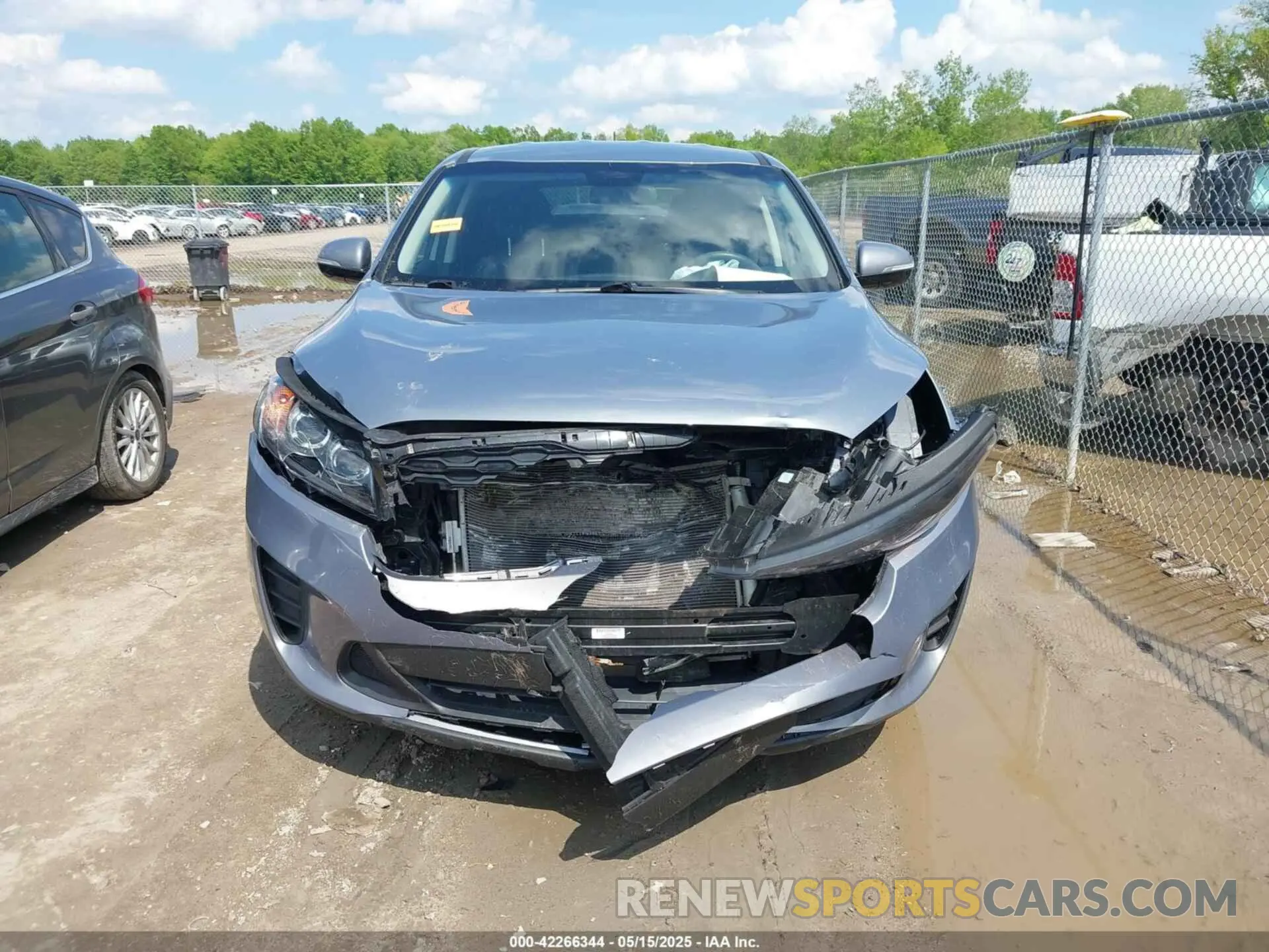 12 Photograph of a damaged car 5XYPGDA35LG640097 KIA SORENTO 2020