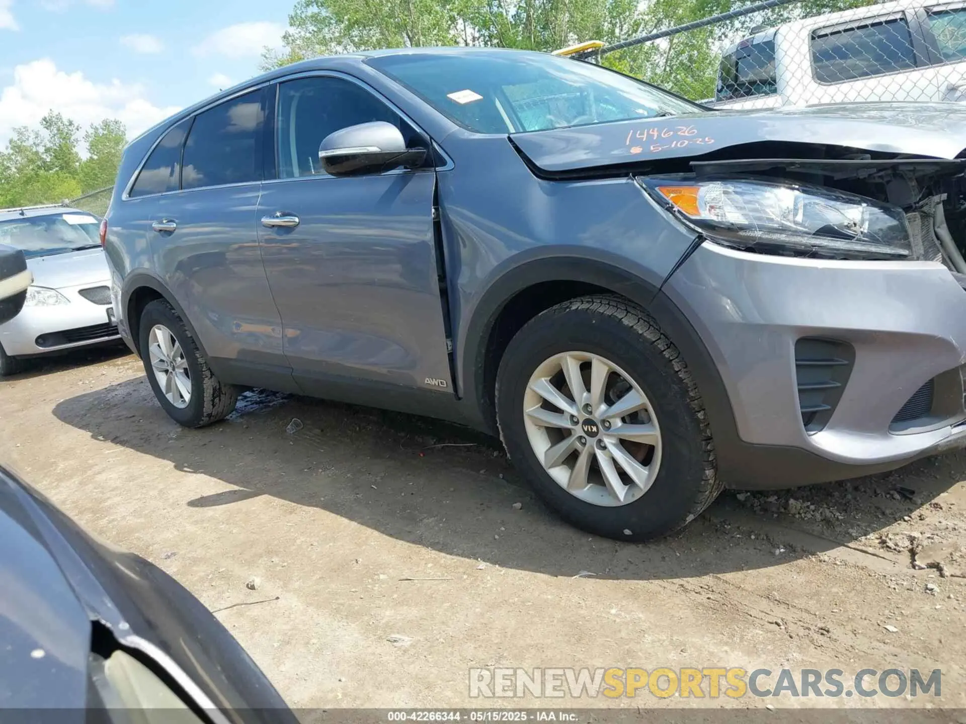 13 Photograph of a damaged car 5XYPGDA35LG640097 KIA SORENTO 2020