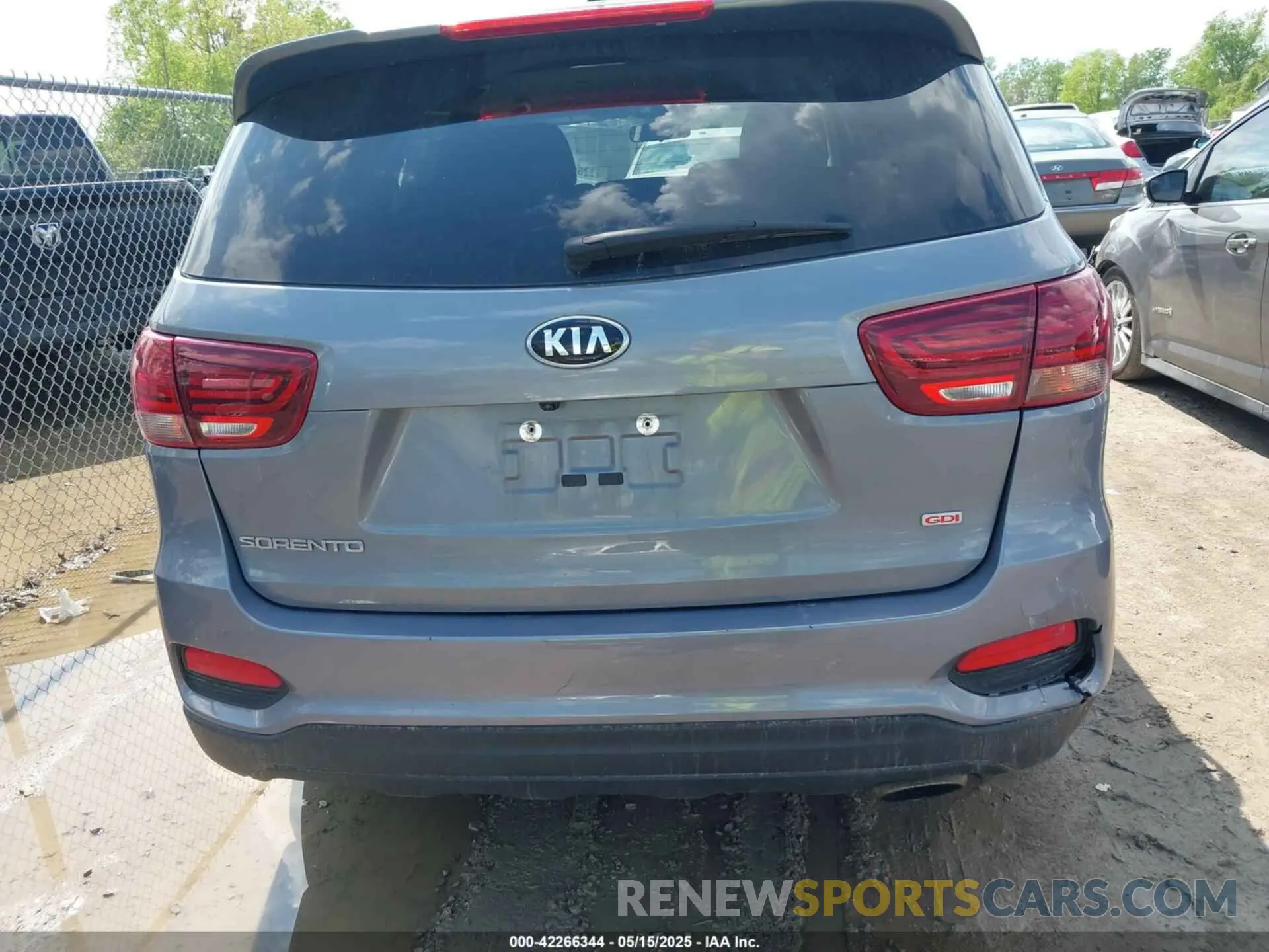 16 Photograph of a damaged car 5XYPGDA35LG640097 KIA SORENTO 2020