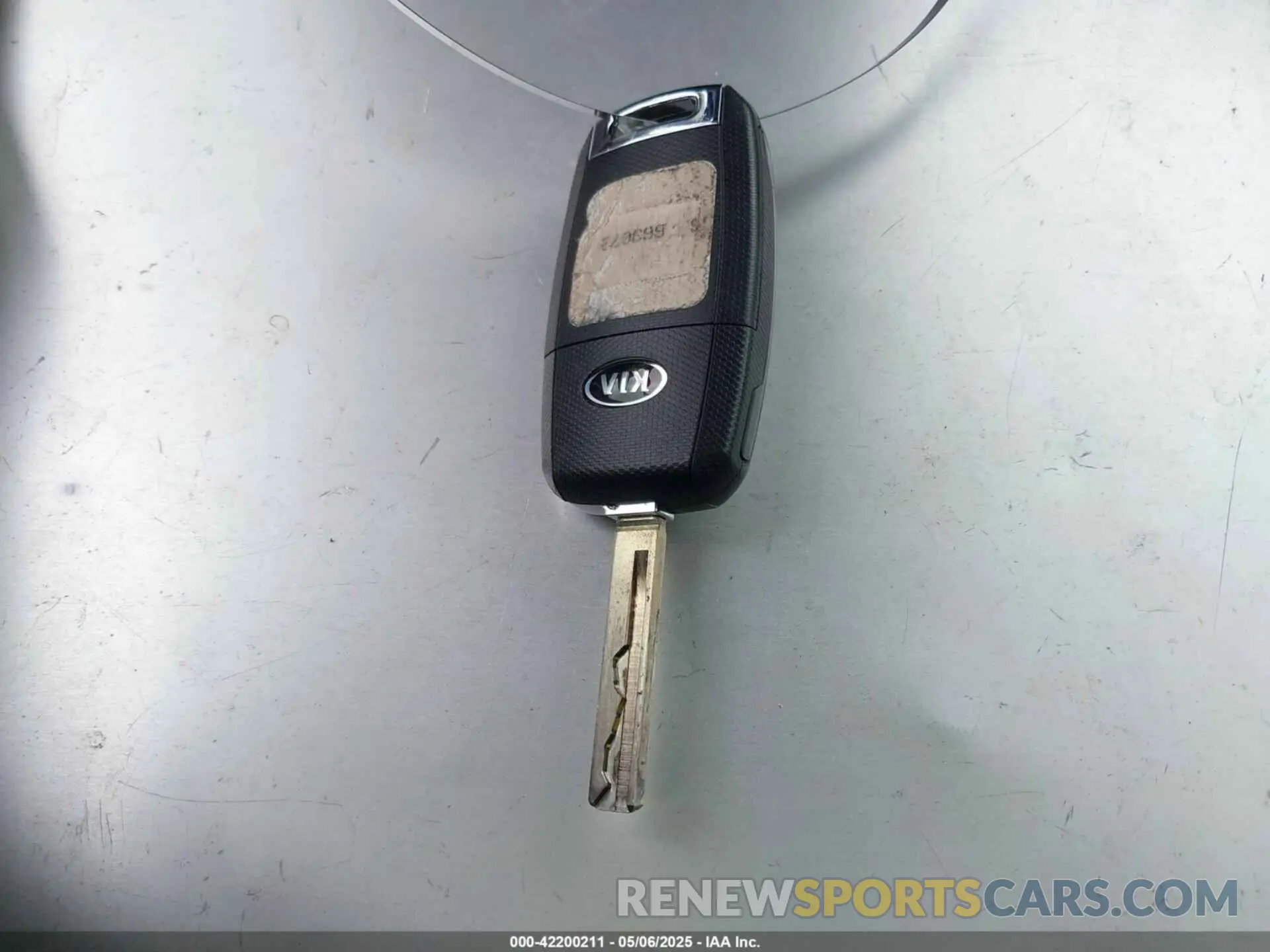 11 Photograph of a damaged car 5XYPGDA35LG663072 KIA SORENTO 2020