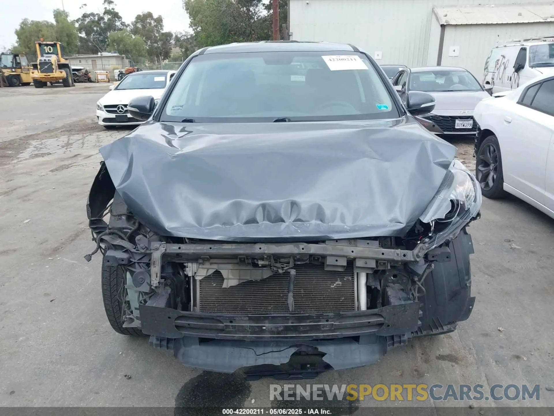 12 Photograph of a damaged car 5XYPGDA35LG663072 KIA SORENTO 2020