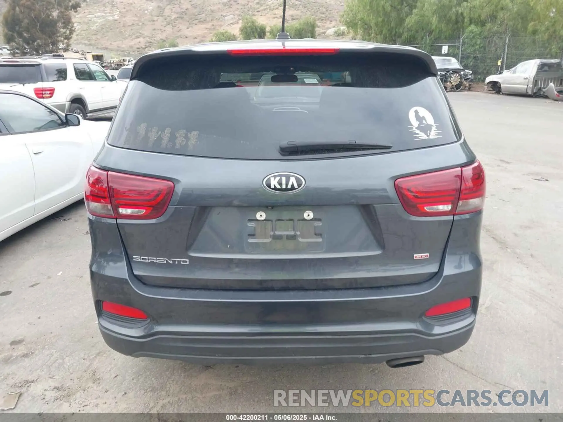 16 Photograph of a damaged car 5XYPGDA35LG663072 KIA SORENTO 2020