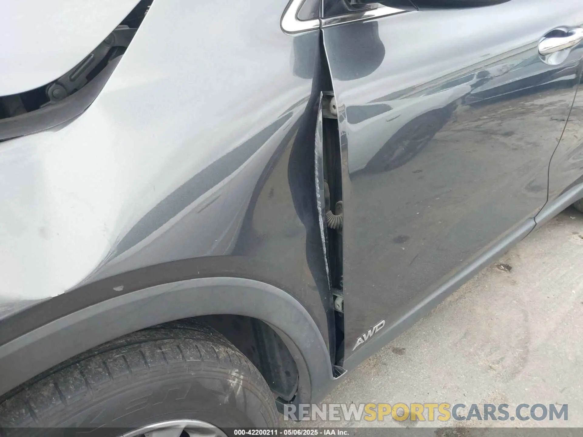 6 Photograph of a damaged car 5XYPGDA35LG663072 KIA SORENTO 2020