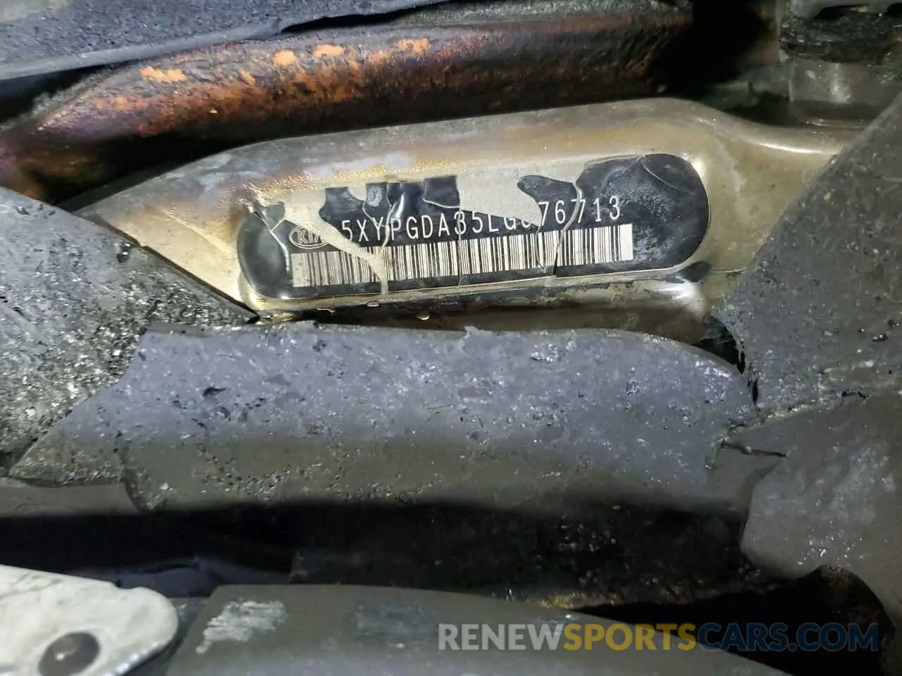 13 Photograph of a damaged car 5XYPGDA35LG676713 KIA SORENTO 2020