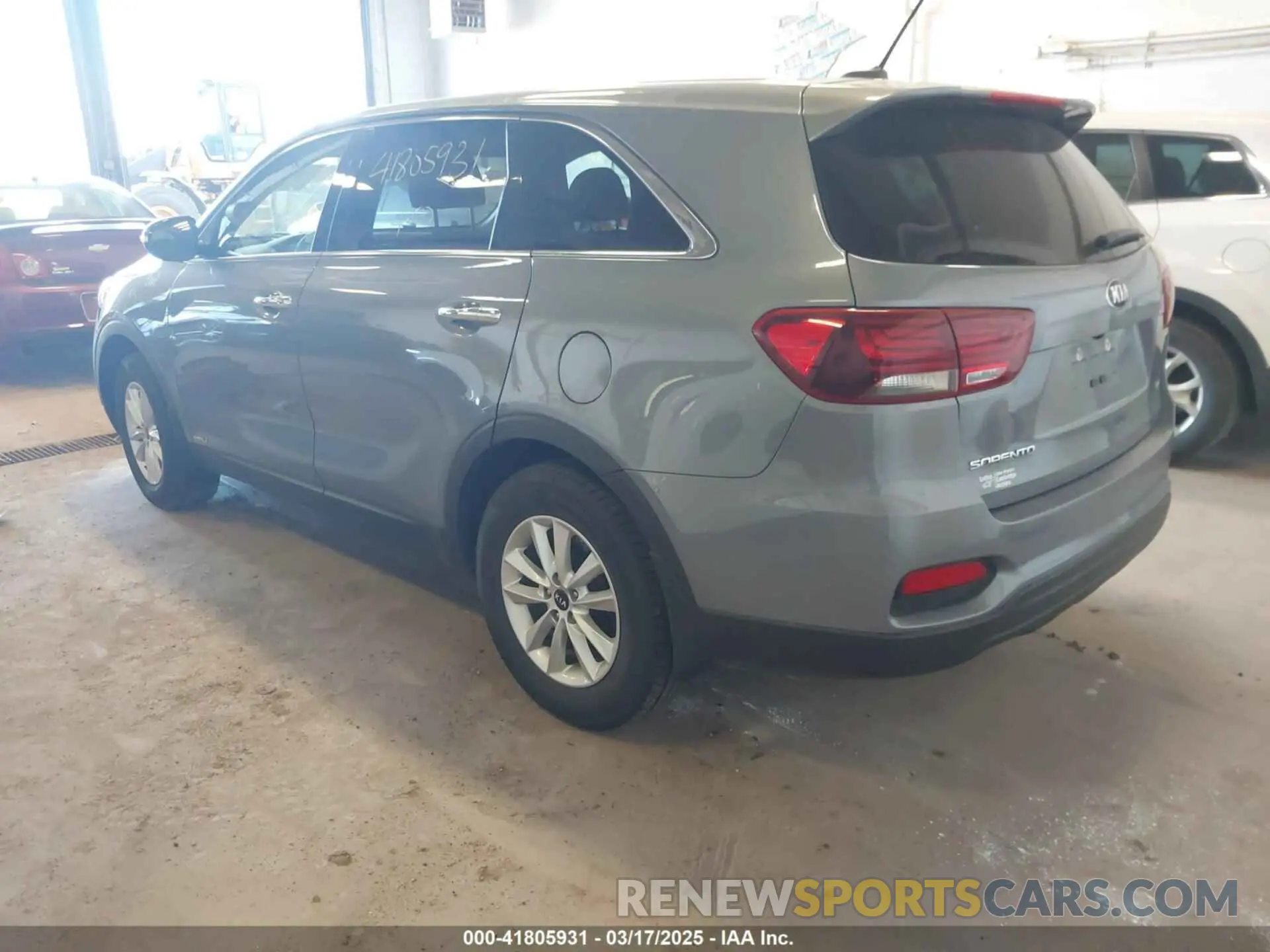 3 Photograph of a damaged car 5XYPGDA36LG639752 KIA SORENTO 2020