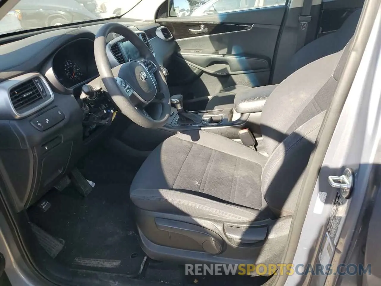 7 Photograph of a damaged car 5XYPGDA36LG655353 KIA SORENTO 2020