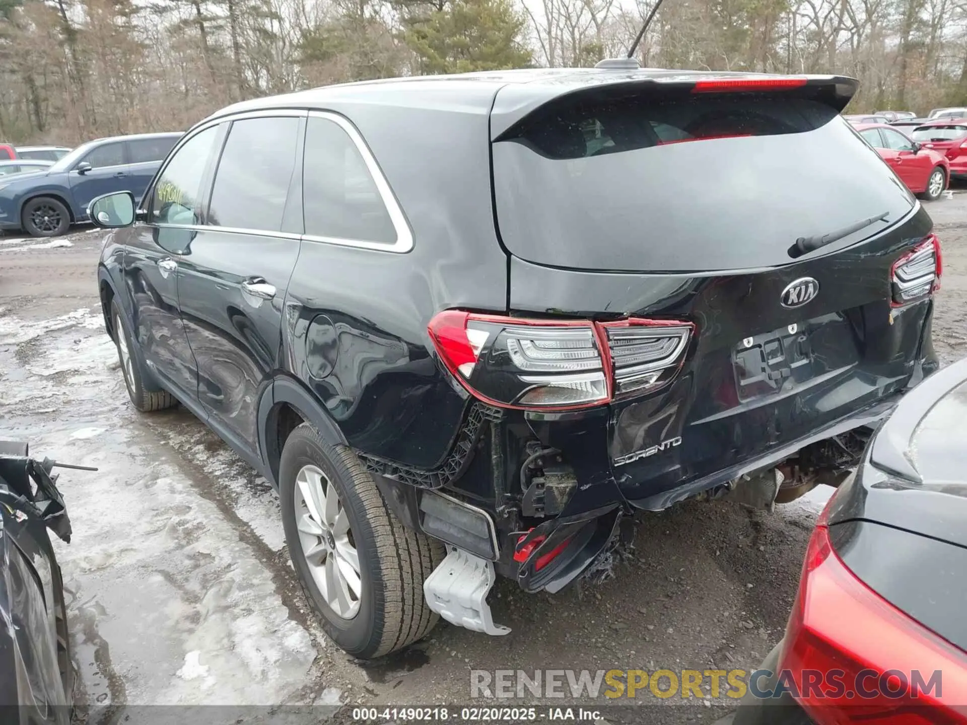 3 Photograph of a damaged car 5XYPGDA36LG655708 KIA SORENTO 2020