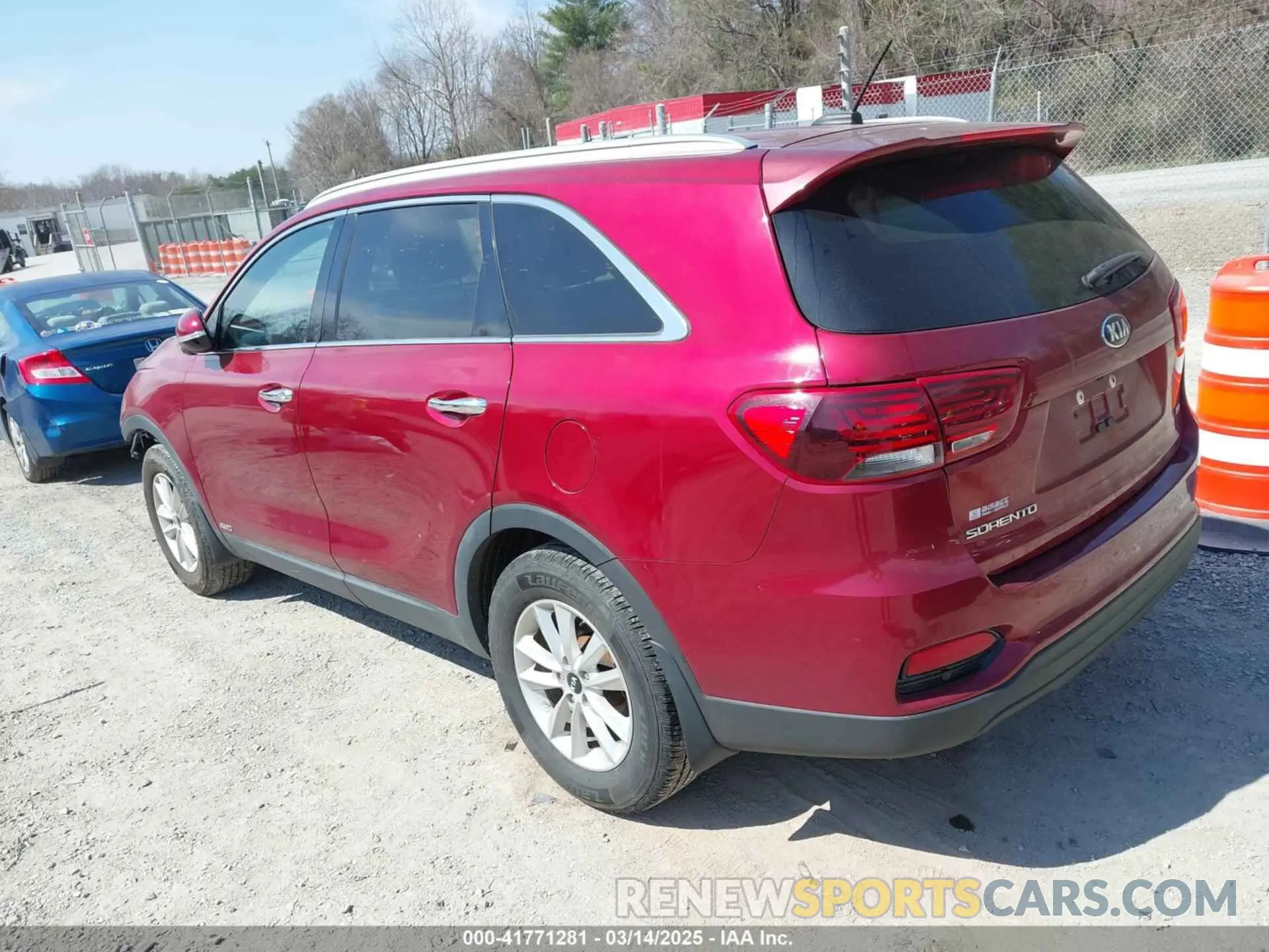 3 Photograph of a damaged car 5XYPGDA36LG671455 KIA SORENTO 2020
