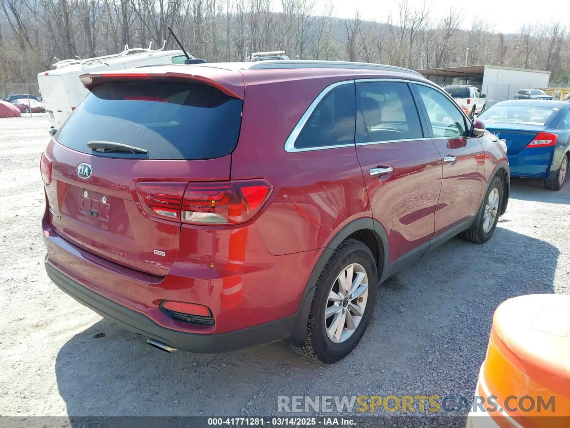4 Photograph of a damaged car 5XYPGDA36LG671455 KIA SORENTO 2020