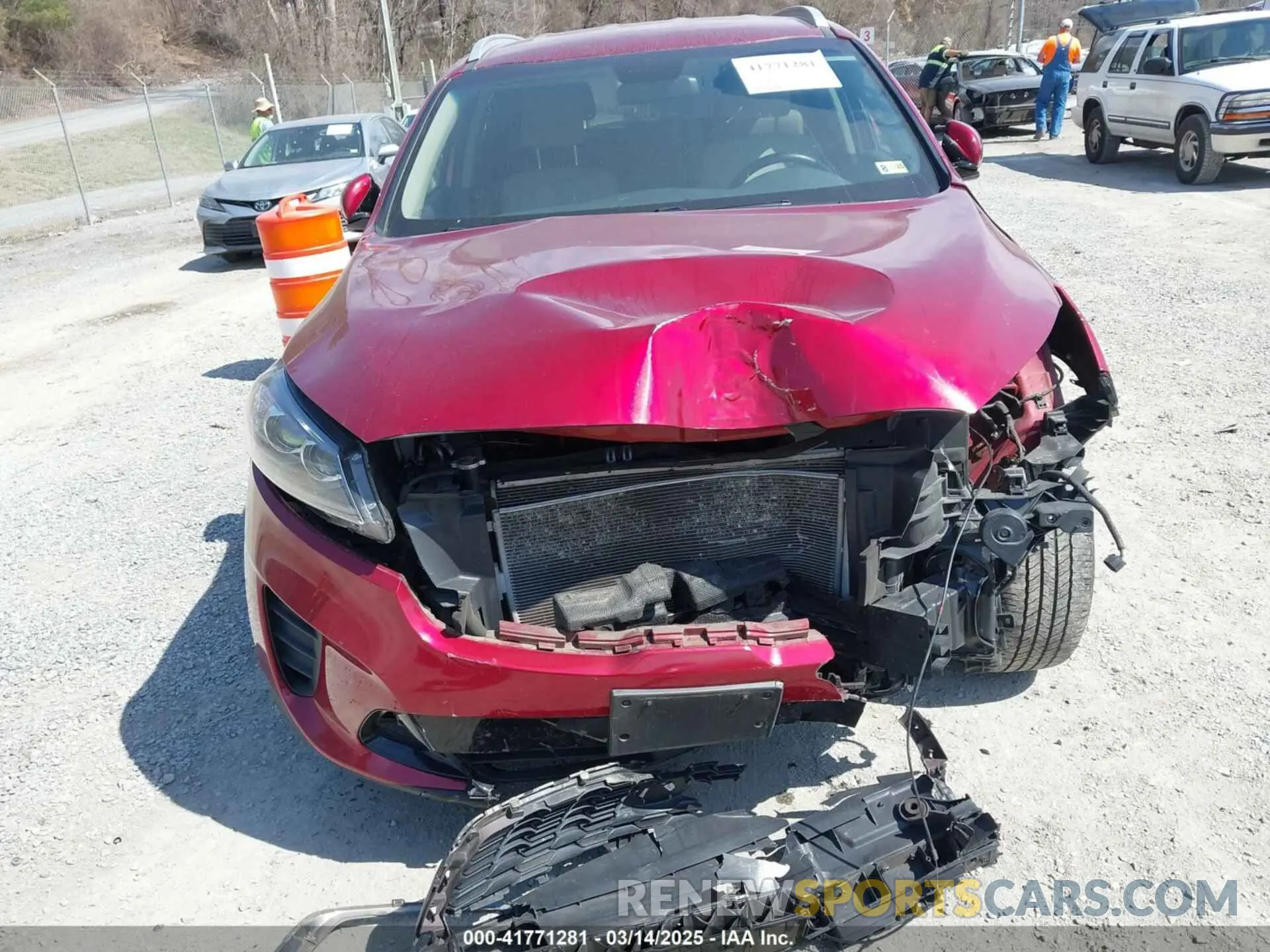 6 Photograph of a damaged car 5XYPGDA36LG671455 KIA SORENTO 2020