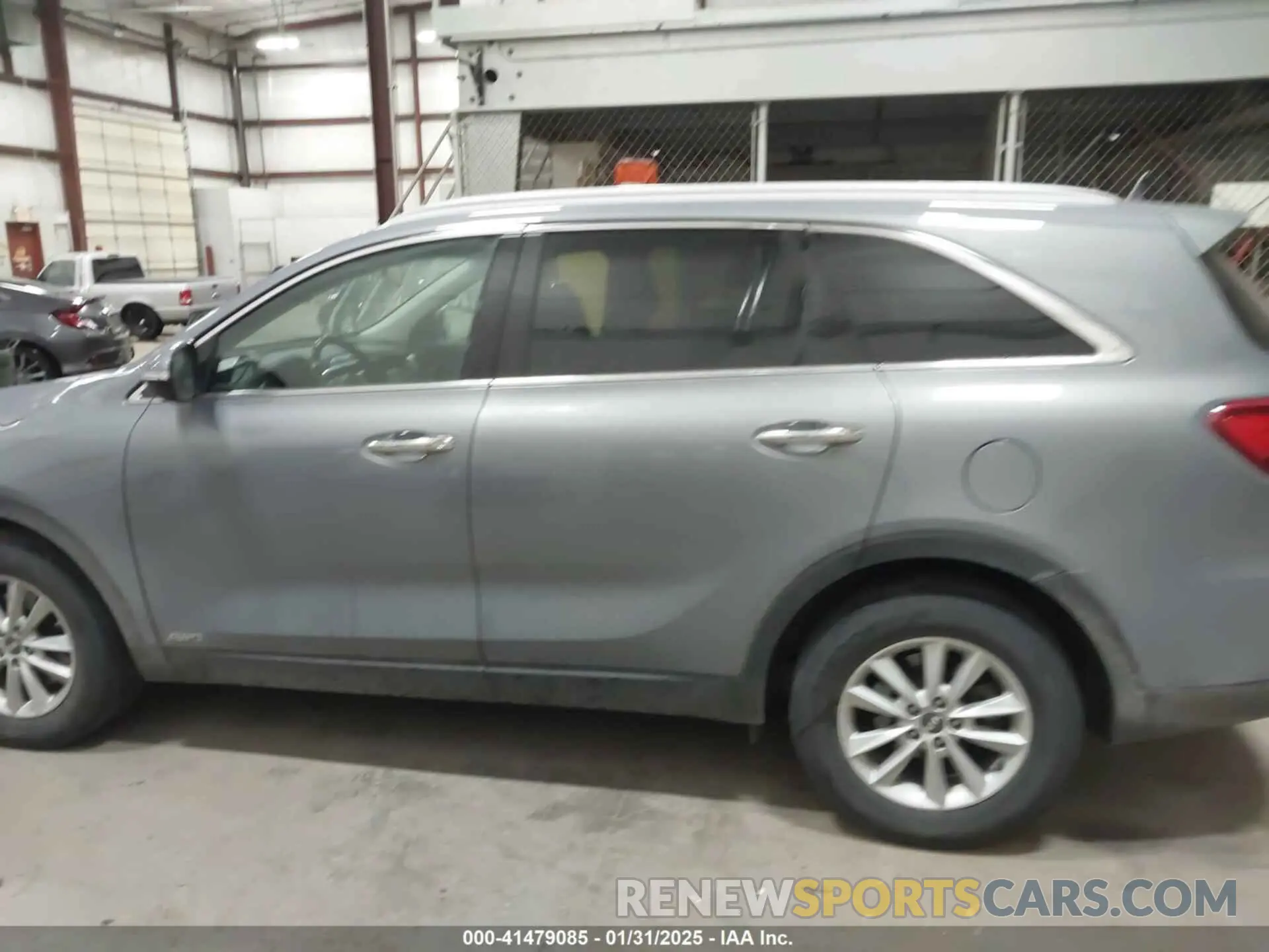 14 Photograph of a damaged car 5XYPGDA36LG703580 KIA SORENTO 2020