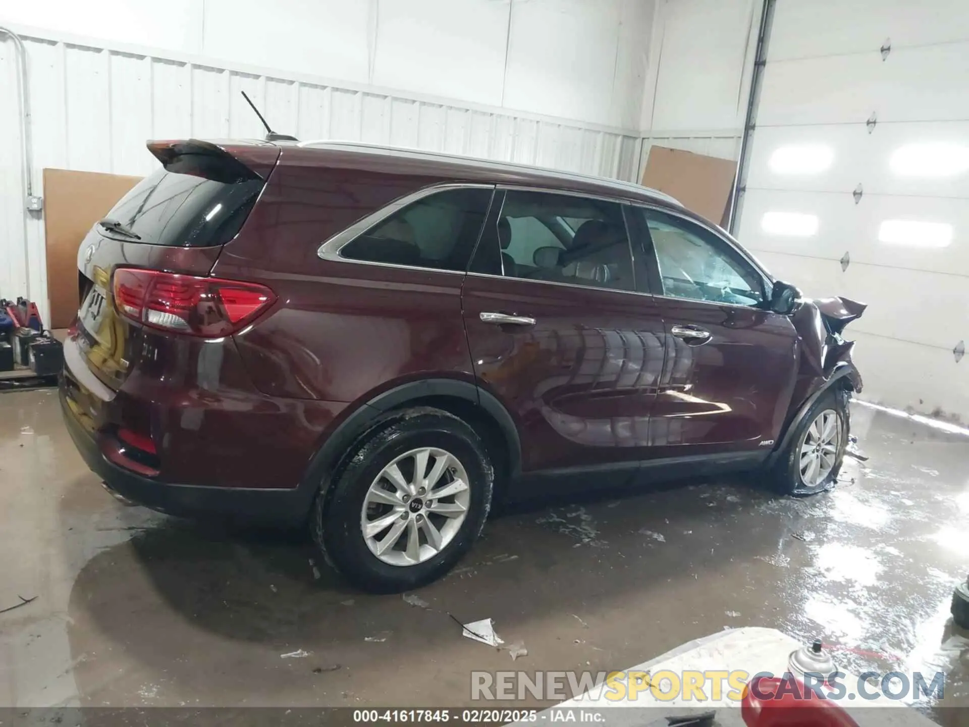 14 Photograph of a damaged car 5XYPGDA37LG647486 KIA SORENTO 2020