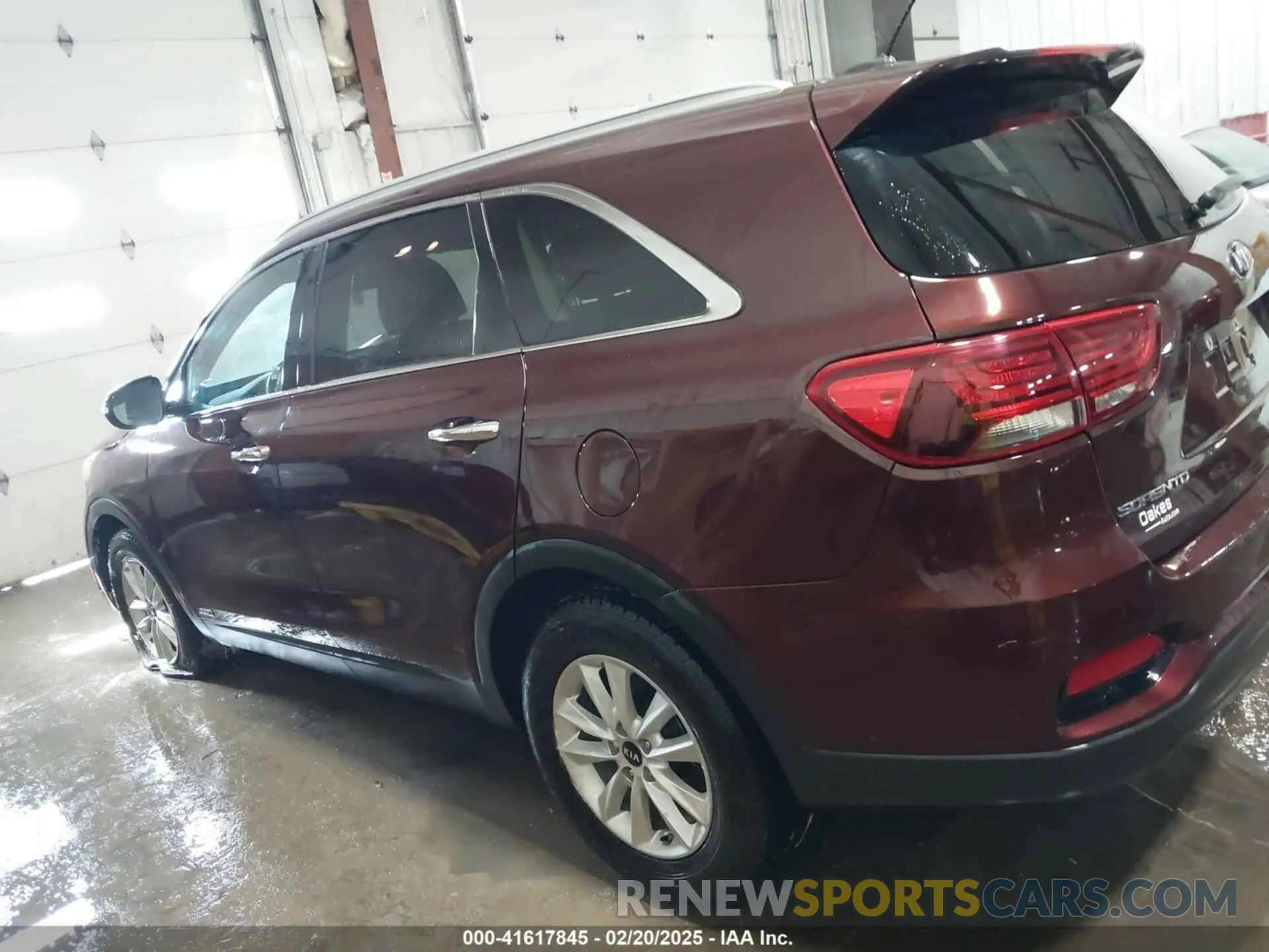 15 Photograph of a damaged car 5XYPGDA37LG647486 KIA SORENTO 2020