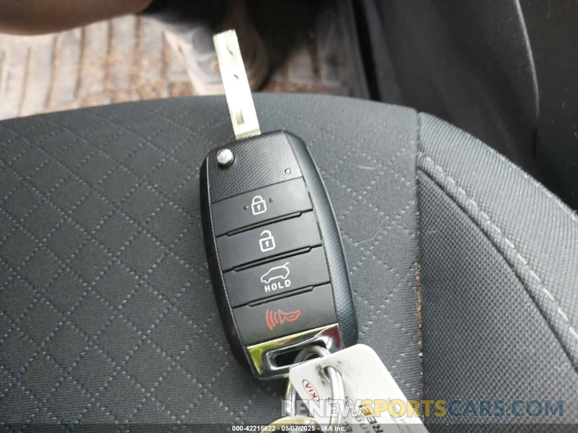 11 Photograph of a damaged car 5XYPGDA37LG661694 KIA SORENTO 2020