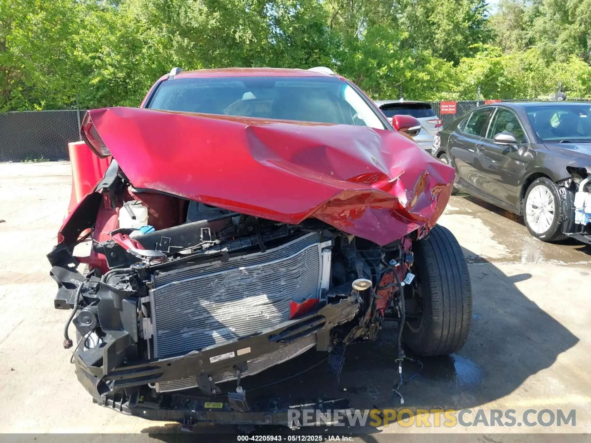 13 Photograph of a damaged car 5XYPGDA37LG685798 KIA SORENTO 2020