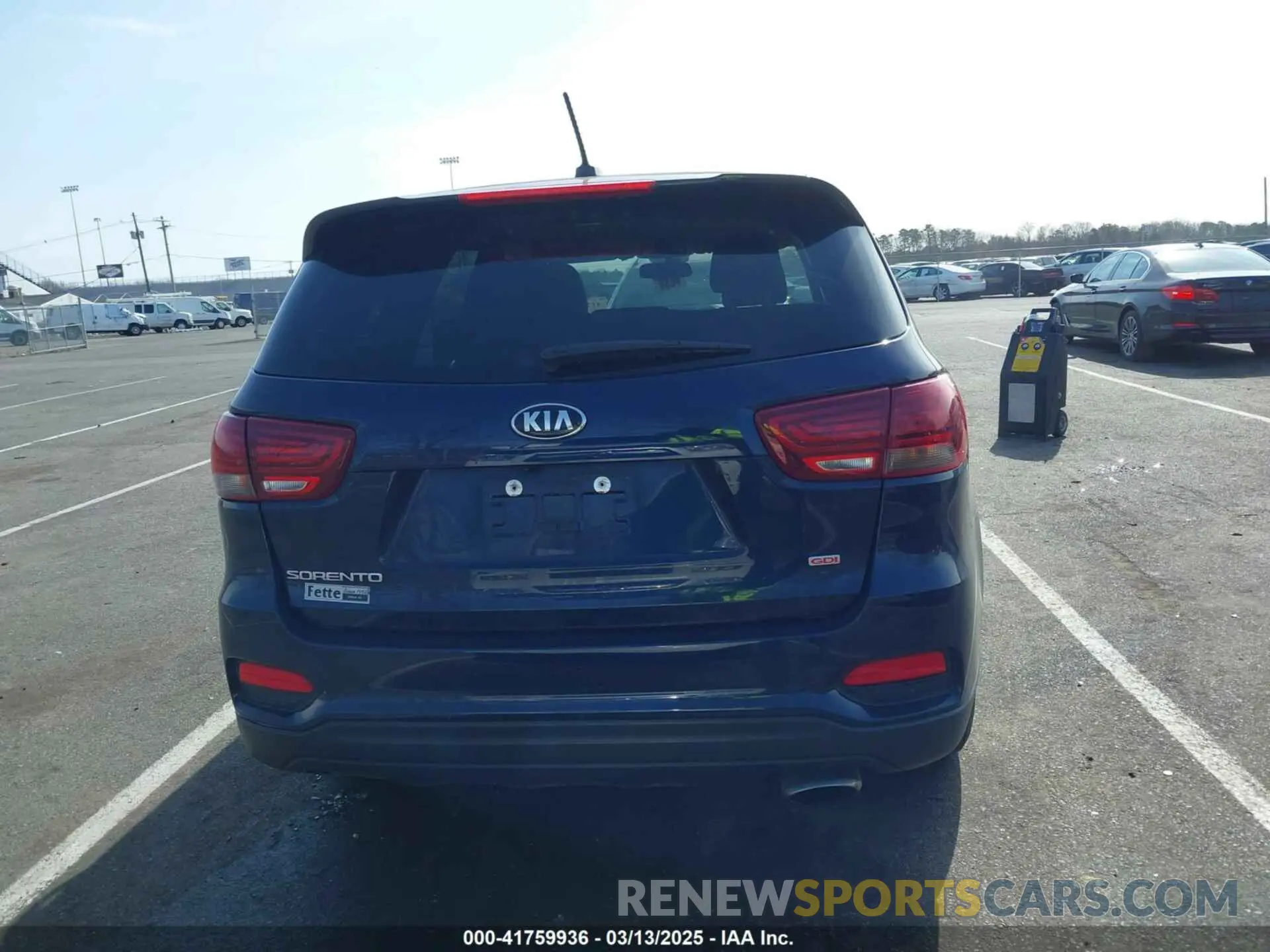 16 Photograph of a damaged car 5XYPGDA38LG627828 KIA SORENTO 2020