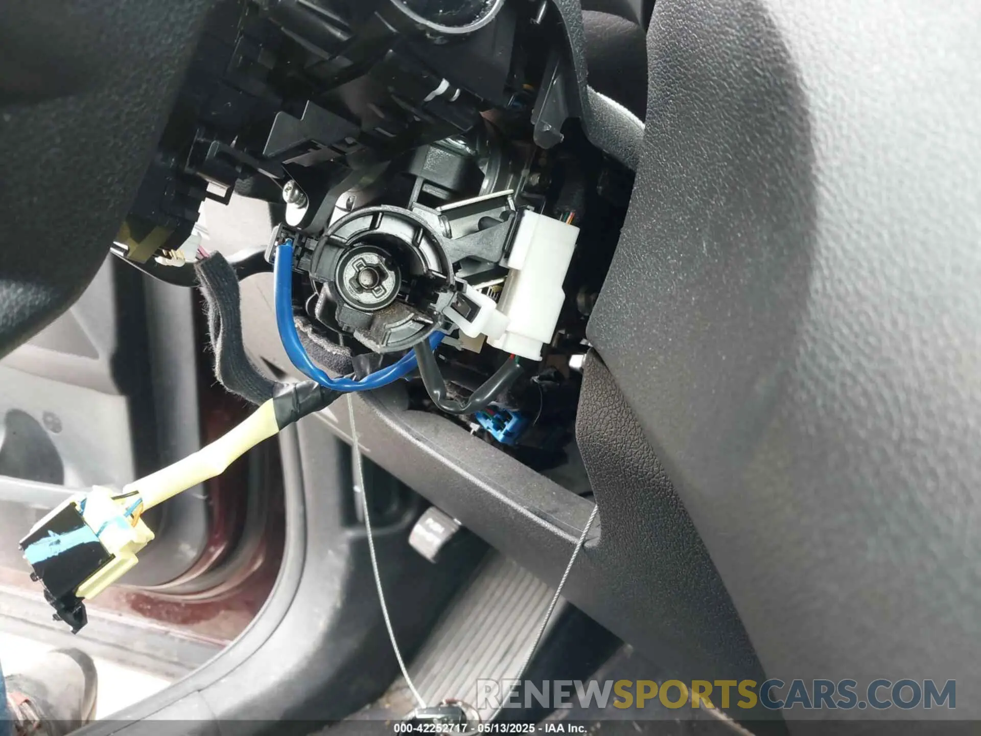 17 Photograph of a damaged car 5XYPGDA38LG644919 KIA SORENTO 2020
