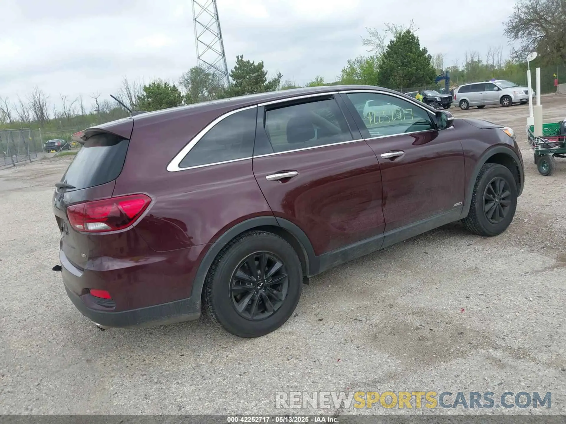 4 Photograph of a damaged car 5XYPGDA38LG644919 KIA SORENTO 2020
