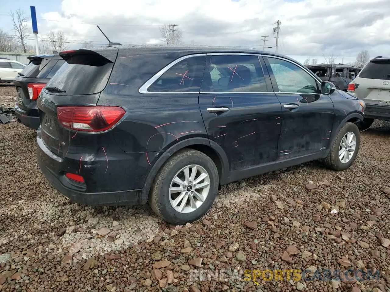 3 Photograph of a damaged car 5XYPGDA38LG668752 KIA SORENTO 2020