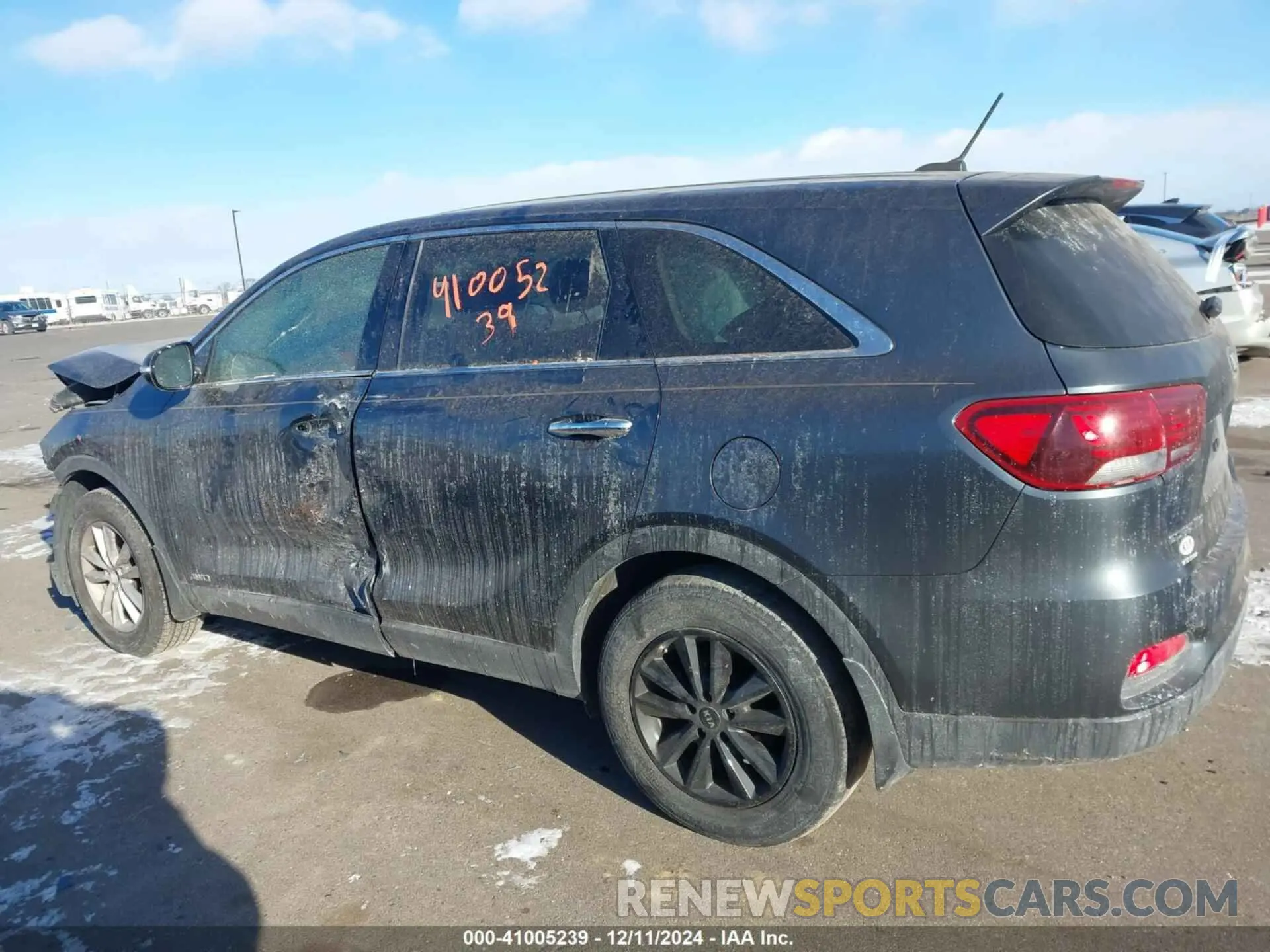 14 Photograph of a damaged car 5XYPGDA39LG664676 KIA SORENTO 2020