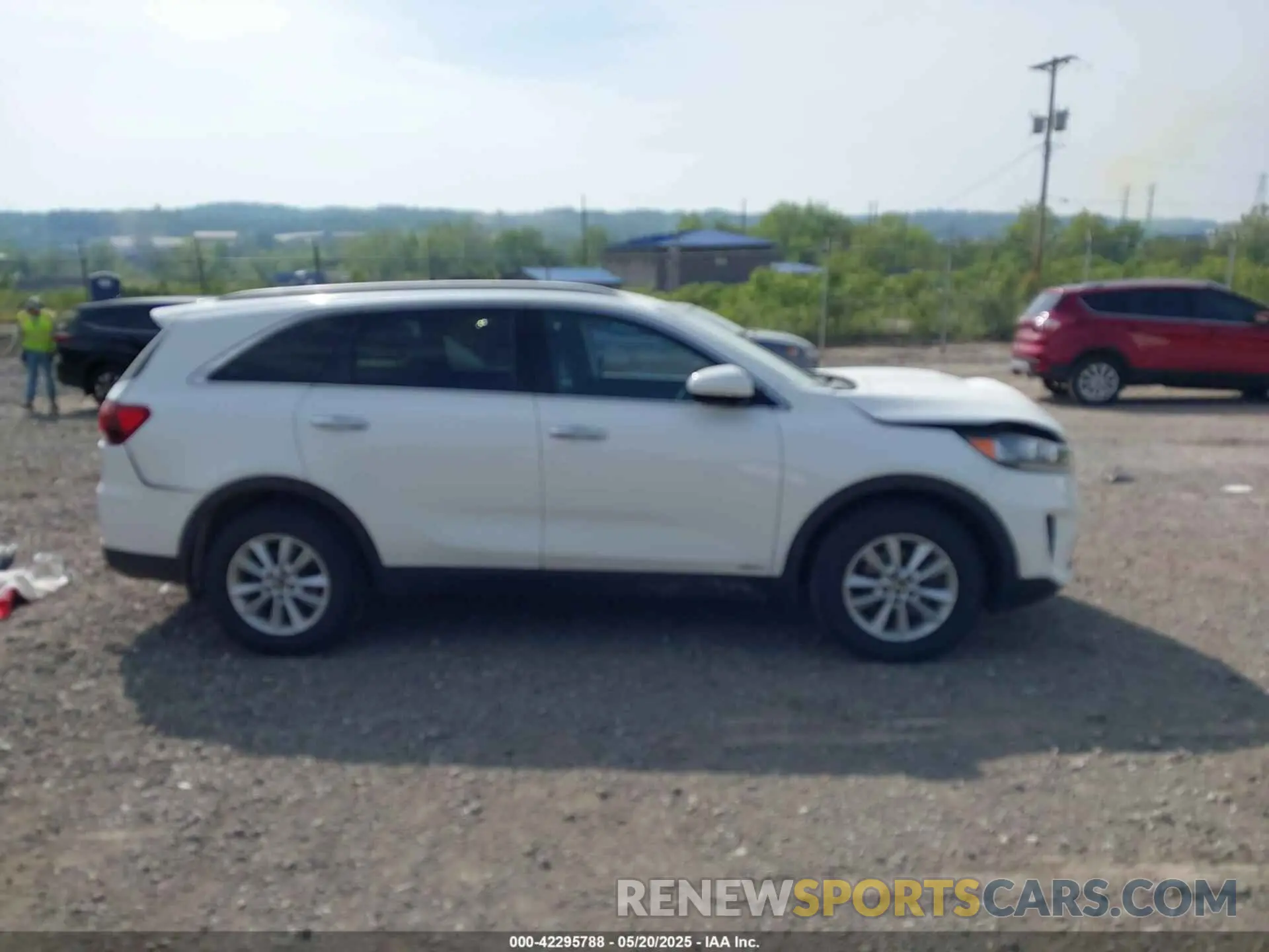 13 Photograph of a damaged car 5XYPGDA3XLG629029 KIA SORENTO 2020